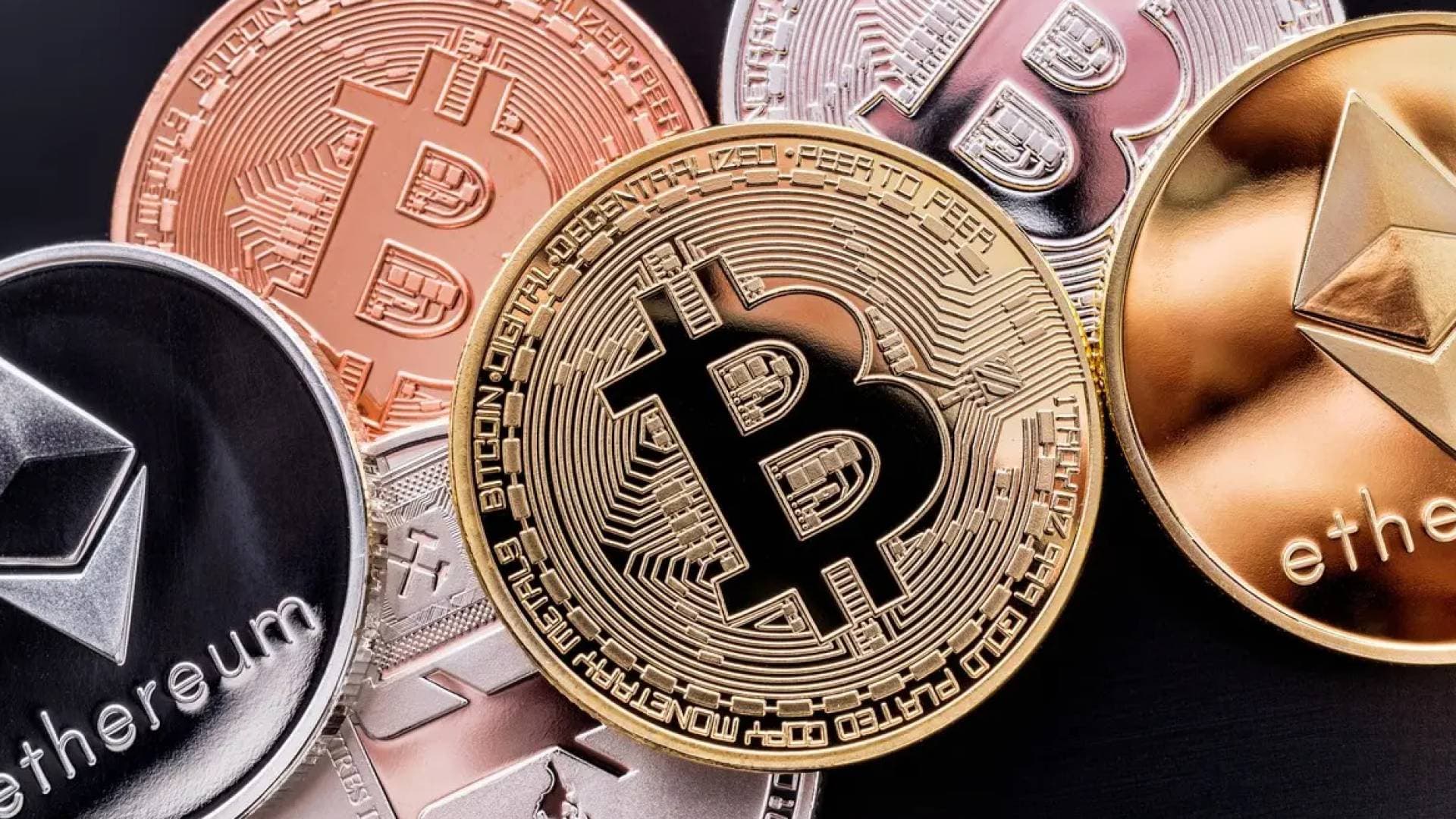 "بيتكوين" تفقد نحو 8800 دولار.. خسائر حادة بأكثر من 7% للعملة الرقمية الأشهر