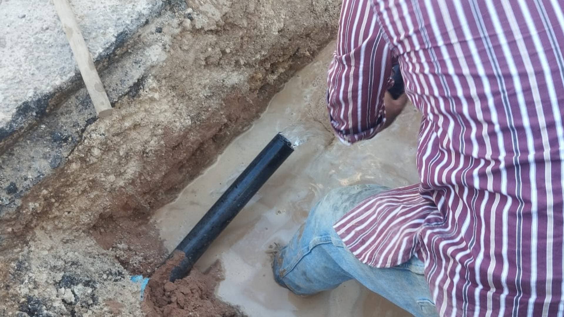 "المياه" تضبط 15 اعتداء على خطوط مياه في ذهيبة الشرقية ومخالفات أخرى بعمان - فيديو