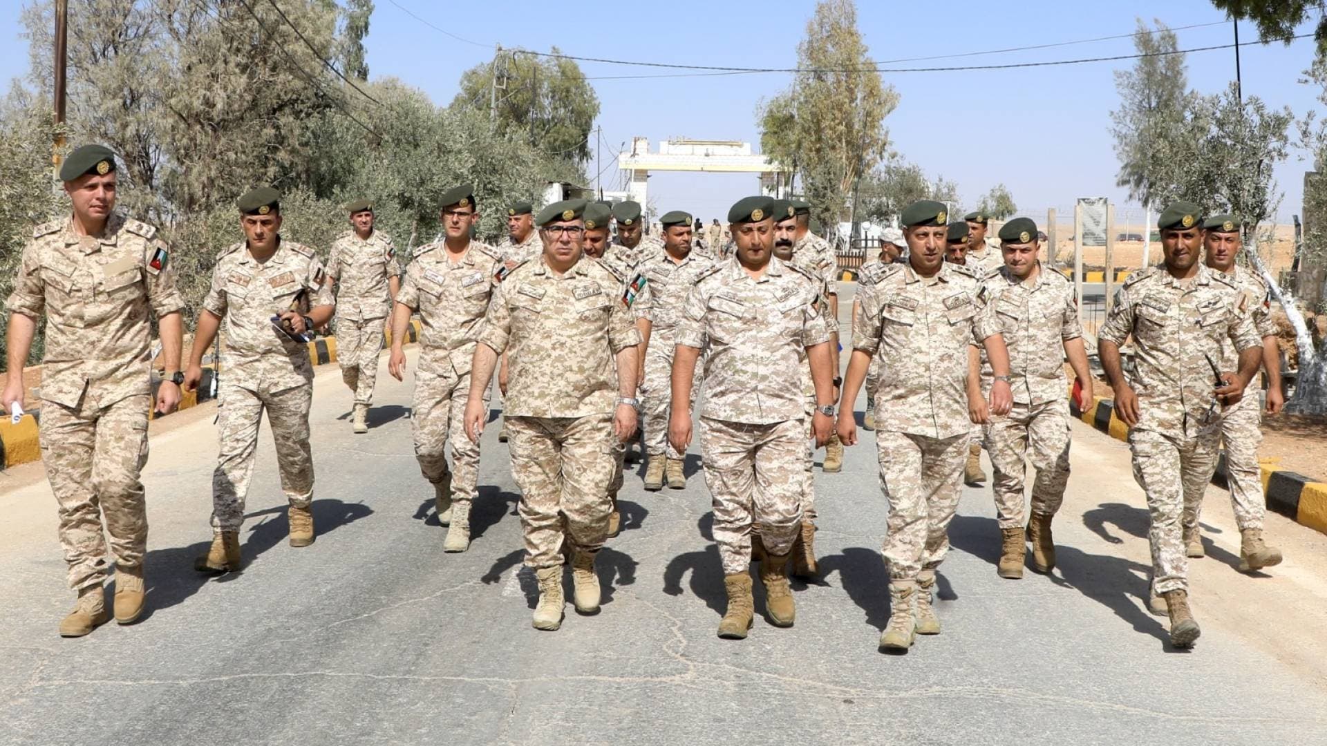 المساعد للتخطيط والتنظيم والموارد الدفاعية يفتتح مبان جديدة بمجموعة المهن والأشغال العسكرية