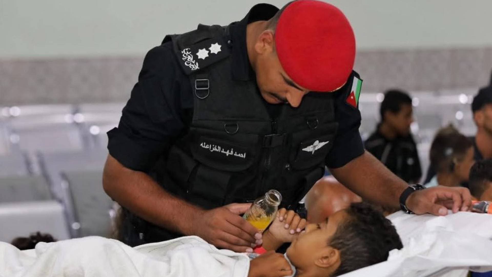مراسل رؤيا: القوات المسلحة تجلي الدفعة الـ 14 من الأطفال المرضى بقطاع غزة عبر "الممر الطبي الأردني".. فيديو