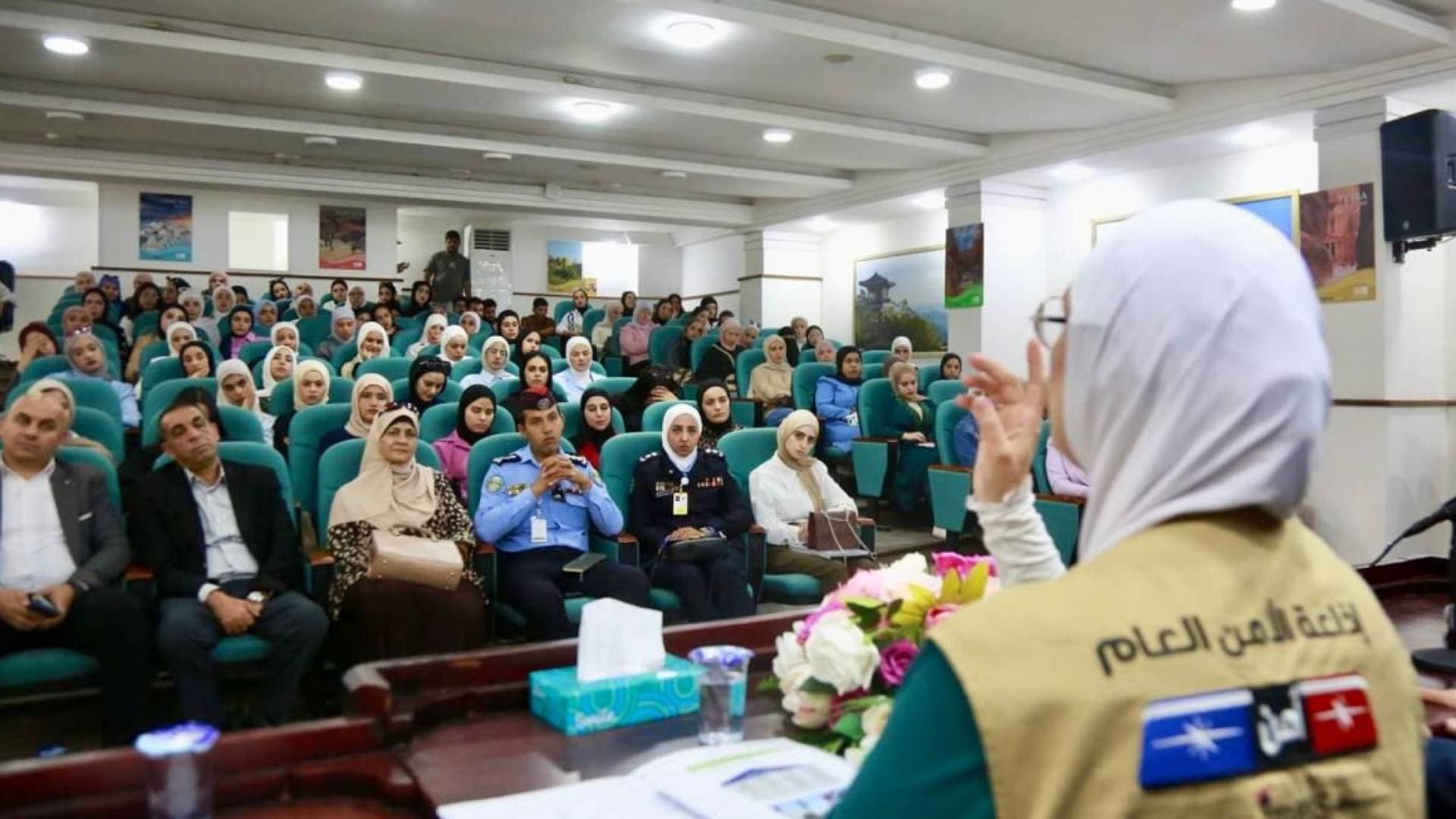 مديرية الأمن العام تطلق الأسبوع التوعوي الجامعي "بالحوار نبني بيئة جامعية آمنة" في مختلف الجامعات الاردنية
