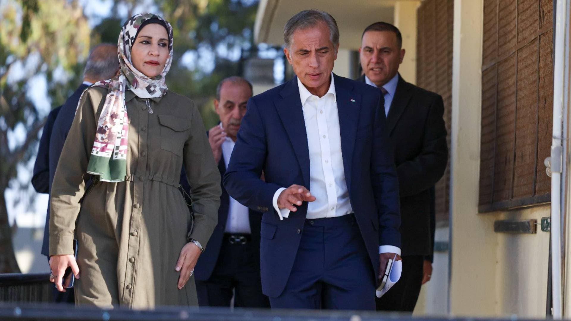 حسان يبدأ جولة ميدانية في الرصيفة.. ويوجه بفتح مرافق المدارس للمجتمع المحلي