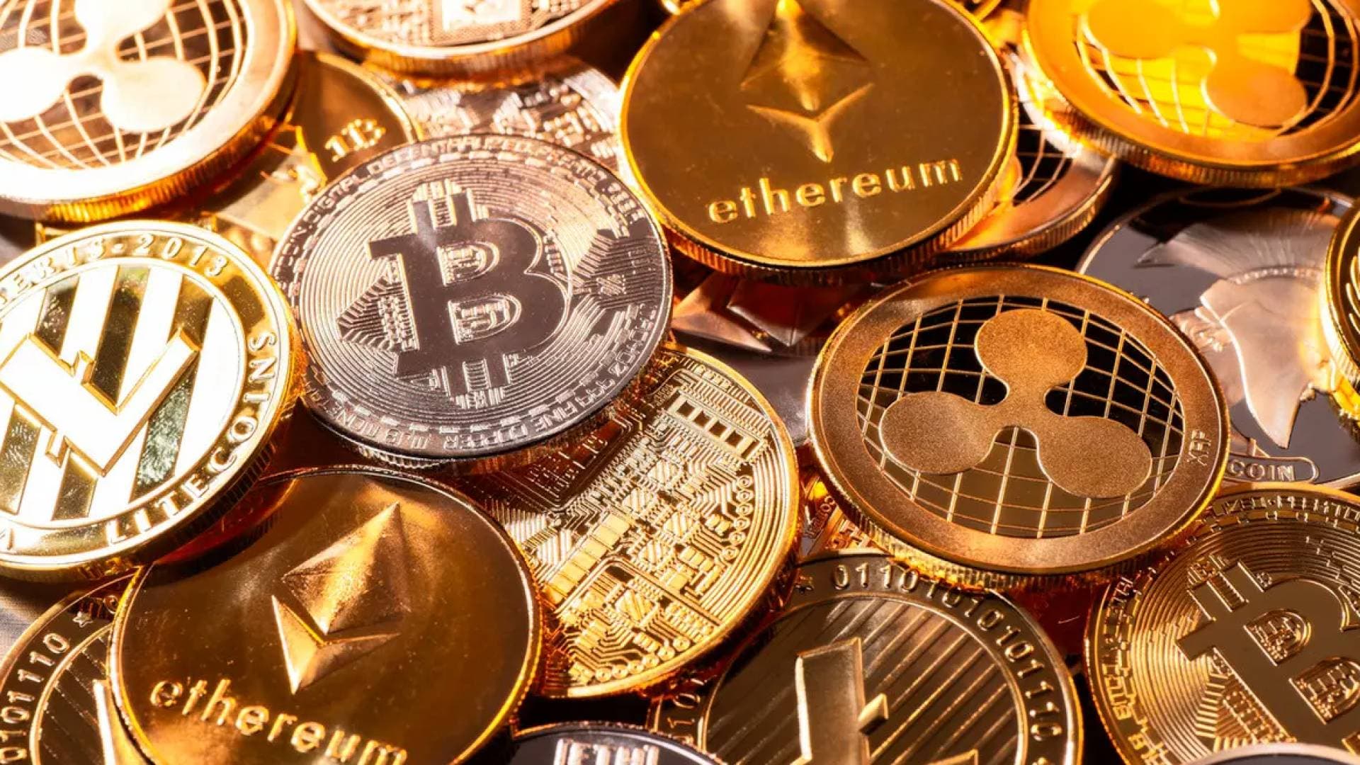 موجة هبوط حادة تجتاح سوق العملات المشفرة وتبدد 1.3 تريليون دولار