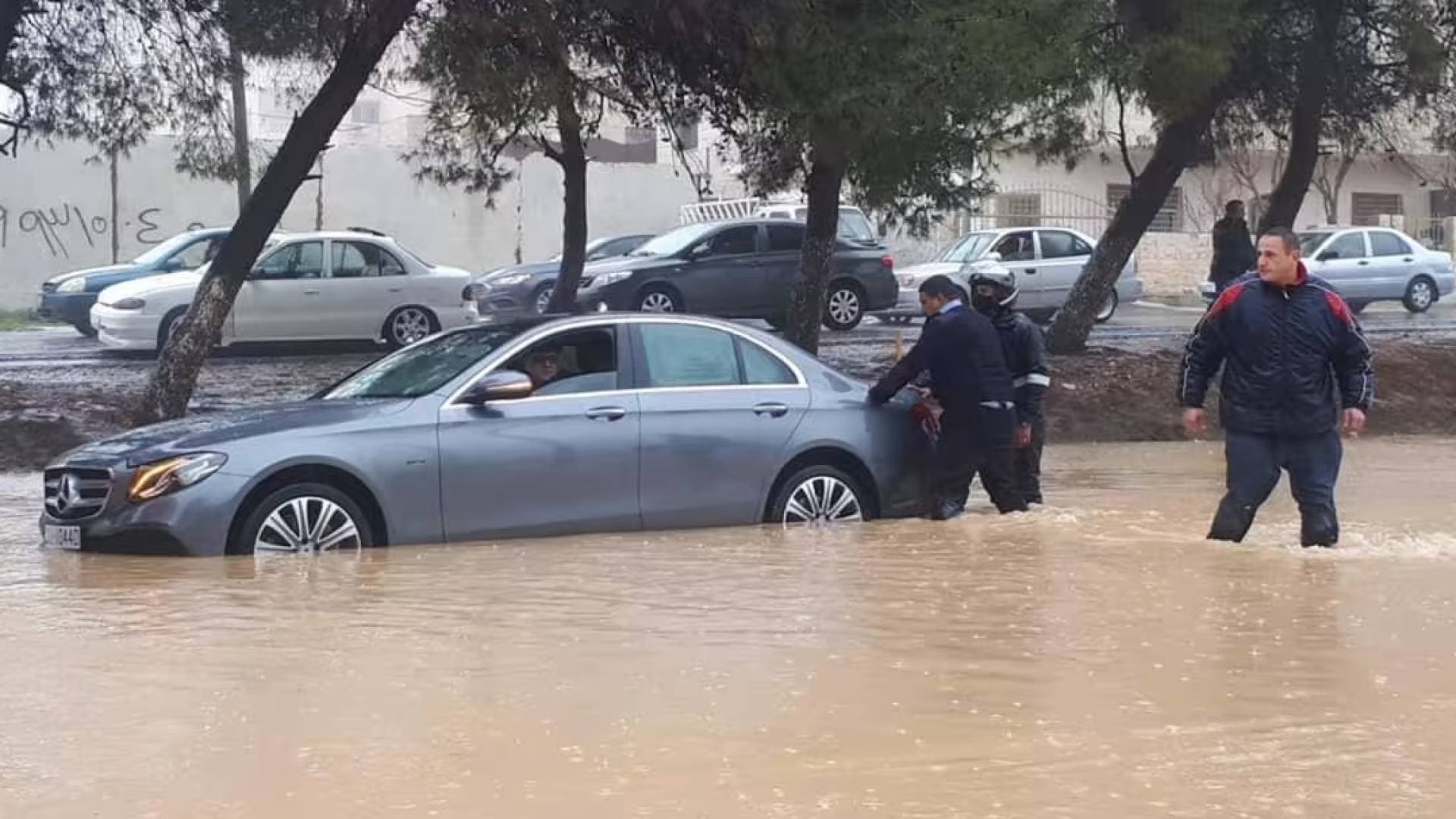 اتحاد شركات التأمين يوضح لـ"رؤيا" آلية تعويض المركبات المتضررة بالأحوال الجوية