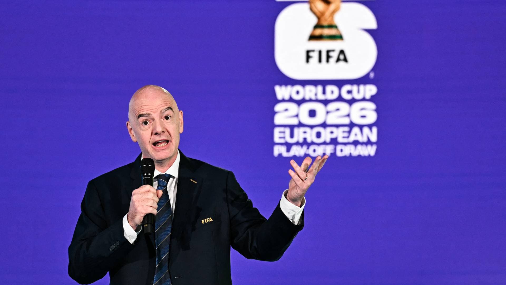 رئيس الفيفا يزور الجزائر بعد ختام كأس أمم إفريقيا