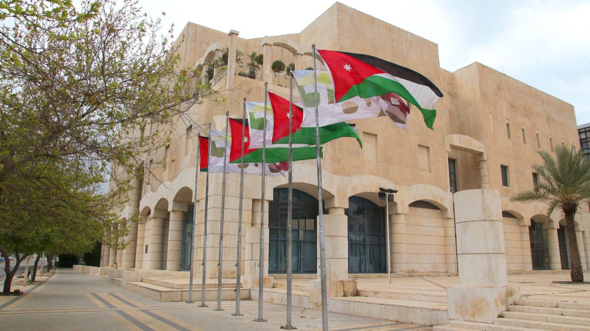 أمين عمان يقر تعديلا على موعد دوام موظفي الأمانة