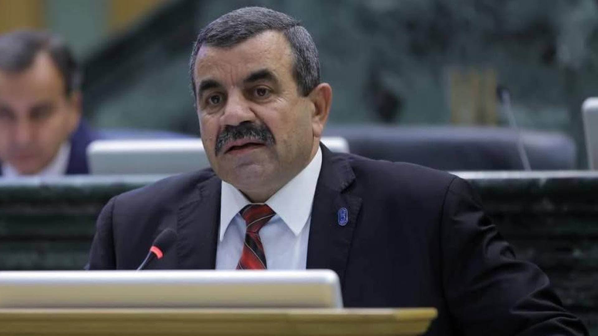النائب العماوي: موازنة 2026 "تقليدية" تكبلها الضرائب.. وأين مصير "المشاريع المتعثرة"؟ -فيديو
