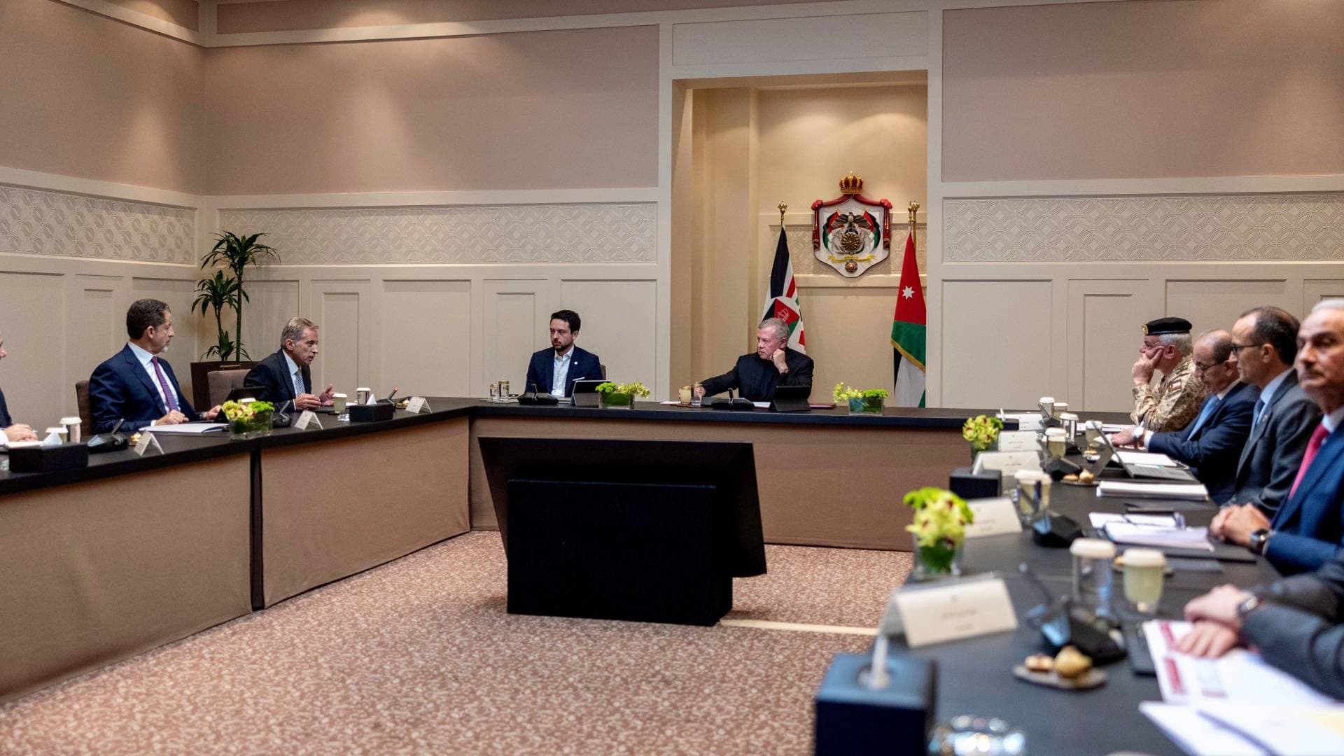 الملك يطلع على خطة الحكومة لتطوير المرحلة الأولى من مشروع مدينة عمرة..فيديو