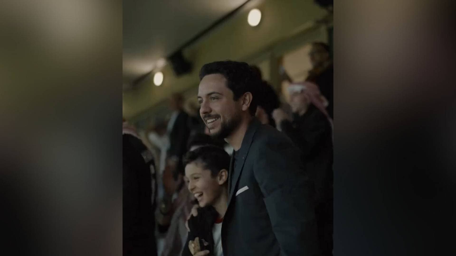 بالفيديو.. من هو الطفل الذي احتضنه ولي العهد خلال احتفاله بالهدف الثاني للنشامى في نهائي كأس العرب؟
