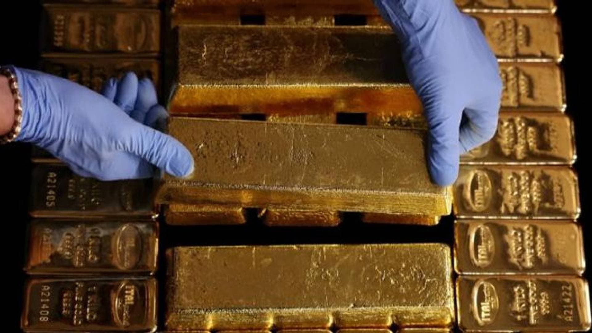 الذهب عند مفترق طرق حاسم بنهاية 2025.. ومؤشرات قوية لوصوله إلى 5,000 دولار في 2026