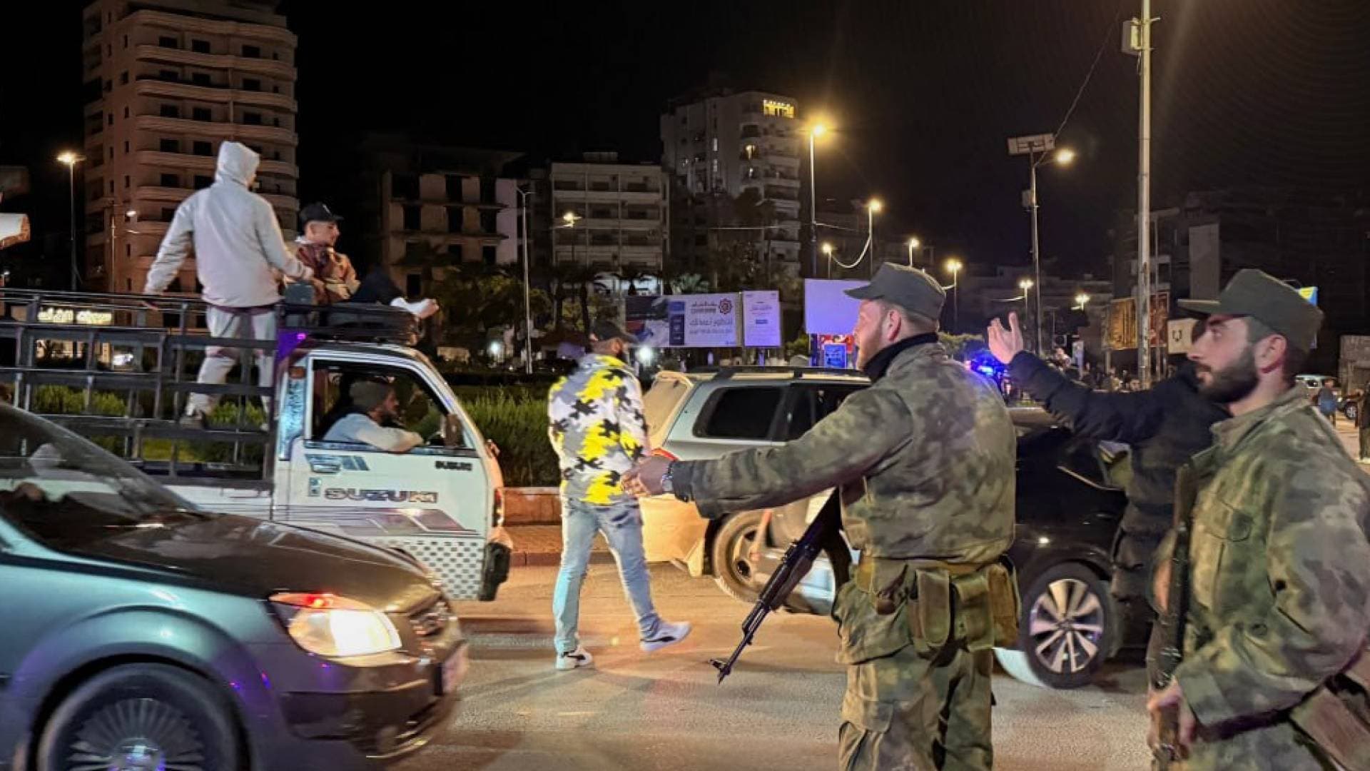 توتر أمني في الساحل السوري.. أعمال شغب تمتد من اللاذقية إلى جبلة والأمن يتدخل