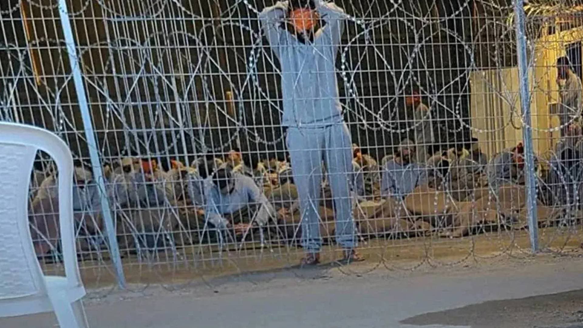 تقرير حقوقي صادم: 49% من الأسرى دون تهم.. واحتجاز 9300 فلسطيني في سجون الاحتلال