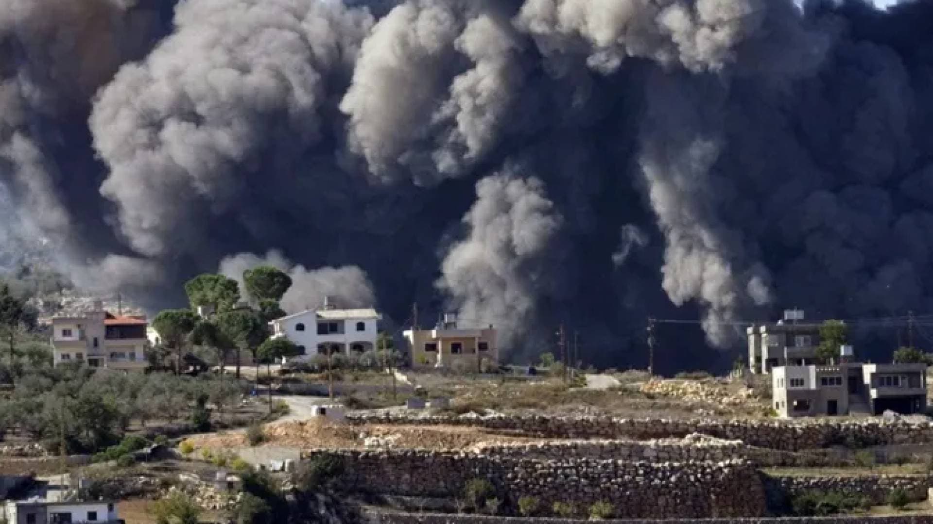 خلال 24 ساعة.. الاحتلال يفجر 3 منازل في الجنوب اللبناني ويخترق الهدنة