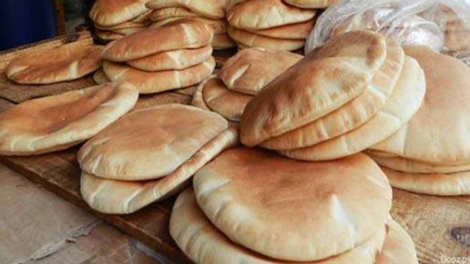 "الصناعة و التجارة" ترفع سعر طحين "القمح الموحد" لشهر كانون الثاني.. وتؤكد: "كلفة الخبز ثابتة"