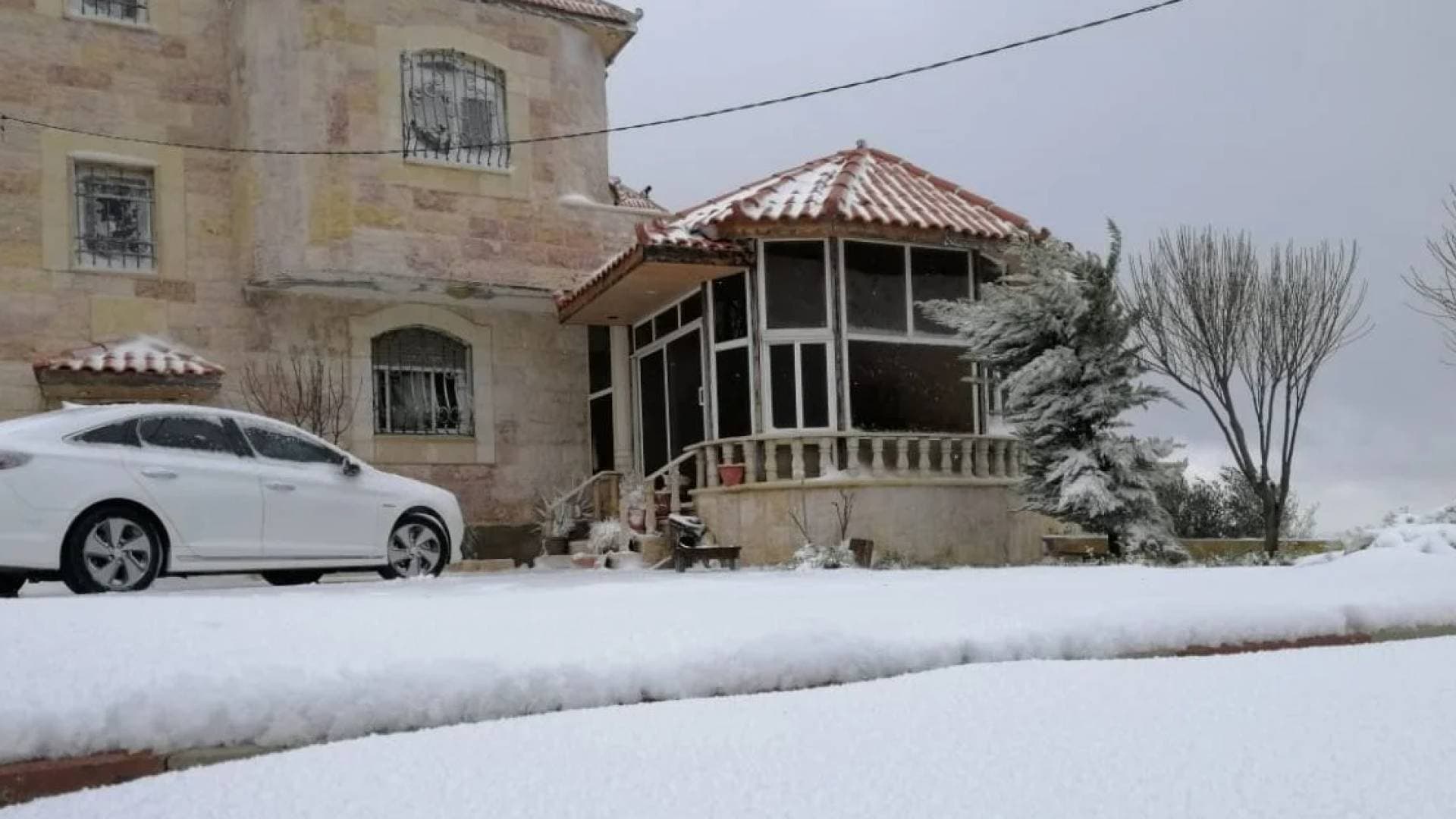 "تحديث الأرصاد": منخفض من أصل قطبي و أمطار غزيرة وزخات ثلجية على الجبال العالية في الأردن