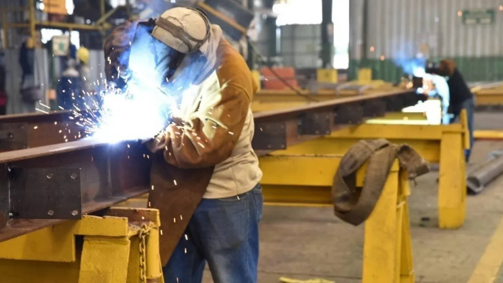 الإحصاءات العامة: ارتفاع كميات الإنتاج الصناعي بنسبة 1.44% خلال 11 شهرا من 2025