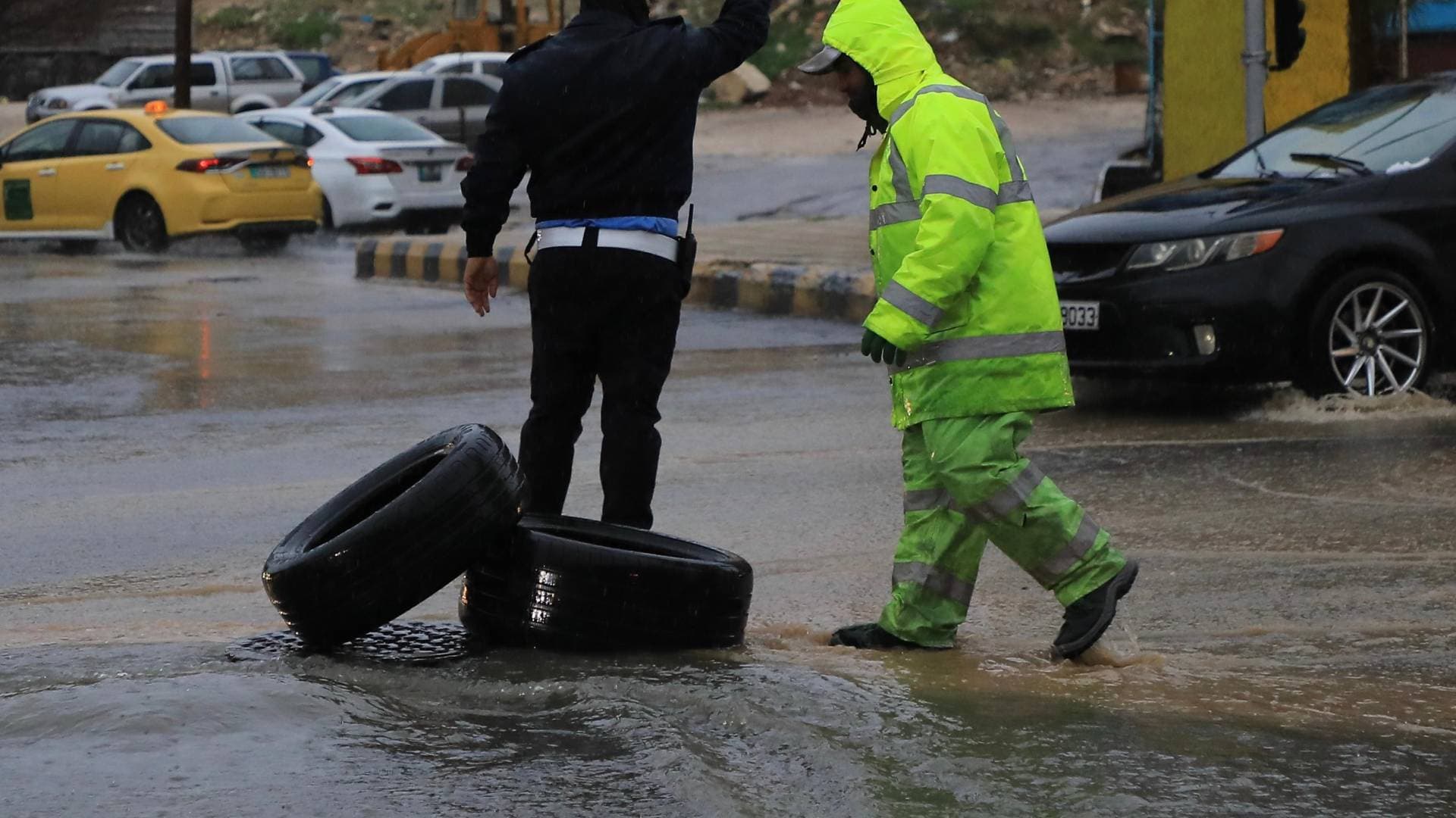 الأشغال لـ"رؤيا": حلول هندسية مستقبلية لـ "نفق القسطل" والمخصصات تؤجل تأهيل الطرق "الهرمة" فيديو