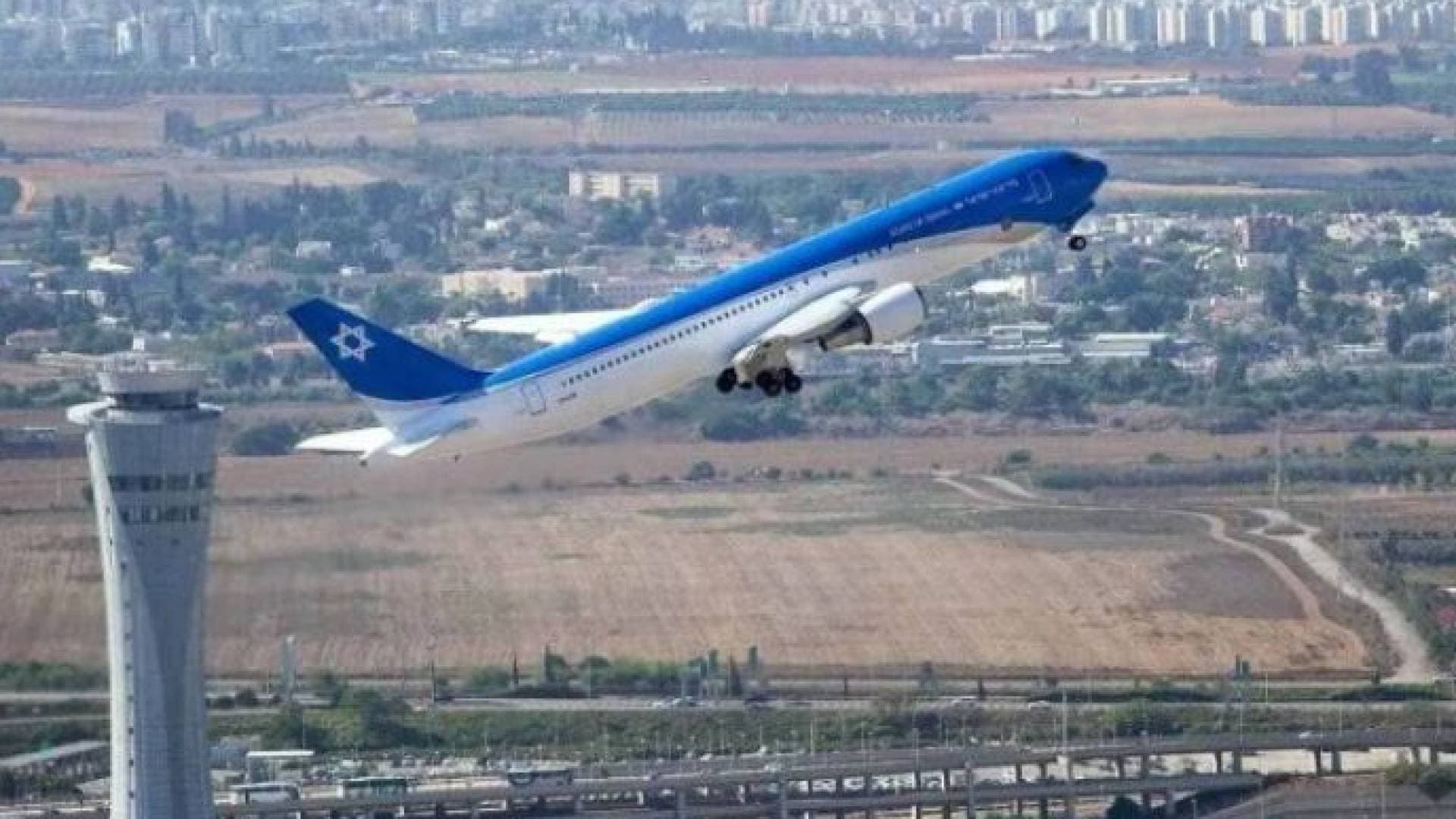 "جناح صهيون" طائرة نتنياهو تغادر تل أبيب لوجهة مجهولة.. هل اقتربت الضربة الأمريكية لإيران؟