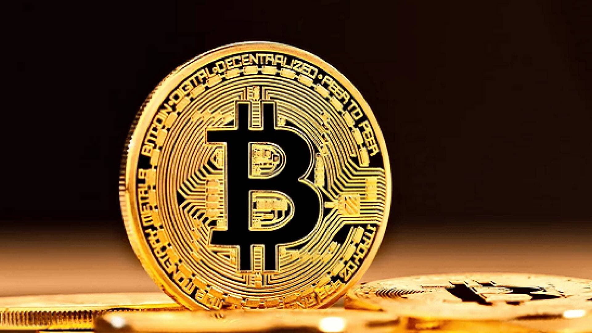 الهدوء الذي يسبق العاصفة؟.. البيتكوين تراوح مكانها بمكاسب خجولة