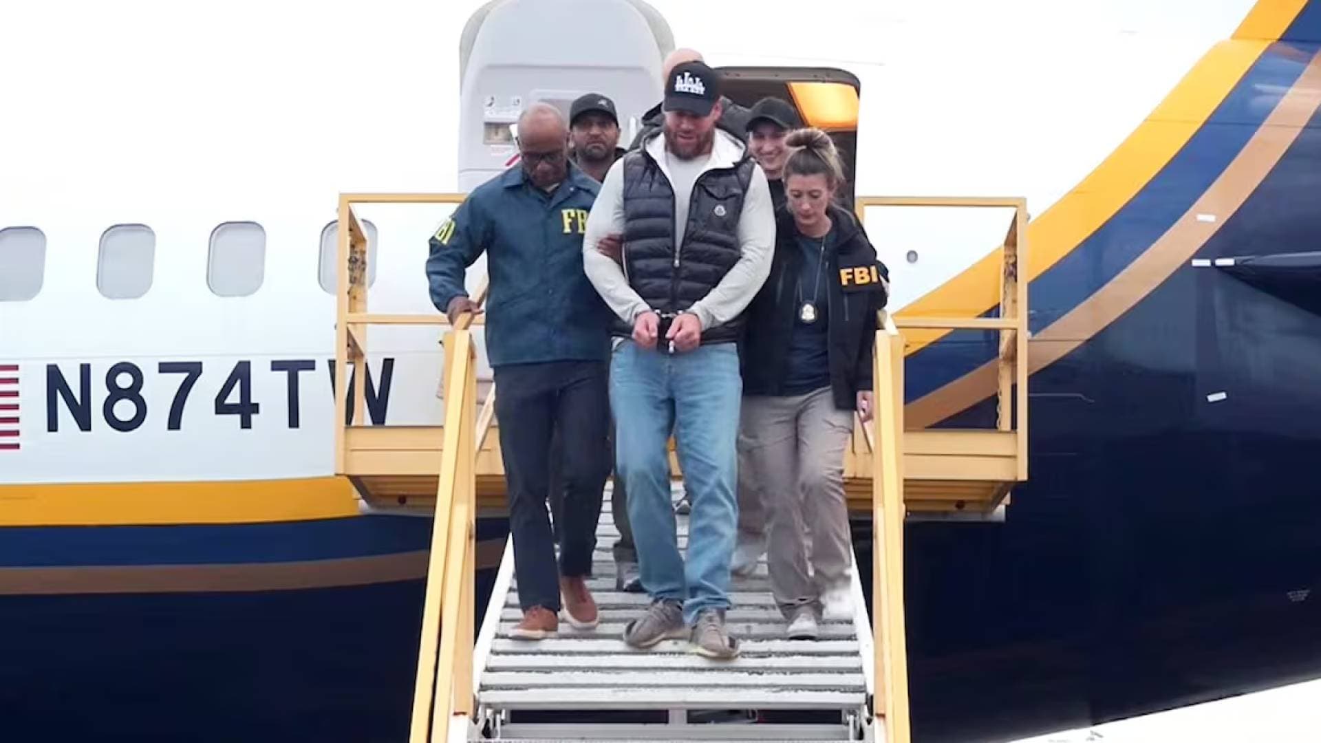 من الأولمبياد إلى قائمة المطلوبين".. الـ FBI يصطاد "بارون المخدرات" الرياضي