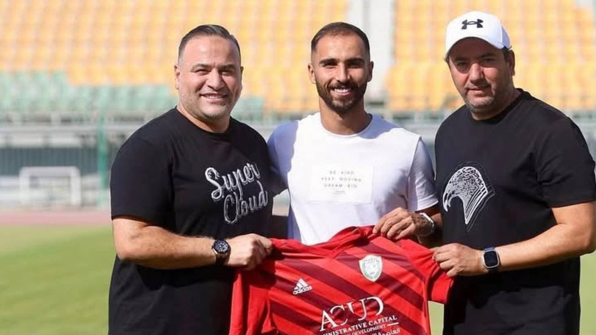 تعرف على "النشامى" الذين غزوا الملاعب المصرية.. حكايات بدأت بأسطورة شفيع ولم تنته