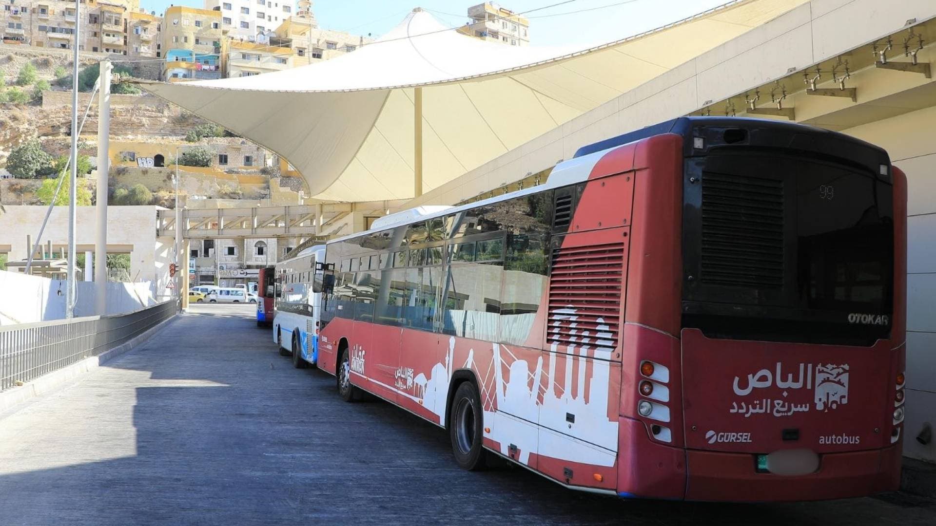 باص عمان سريع التردد يدهس شخصا في ضاحية الأقصى مساء الثلاثاء