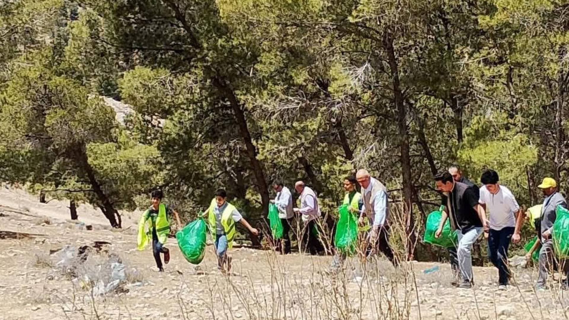 البيئة تطلق حملات نظافة شاملة في وسط البلد ودبين وجبل نيبو
