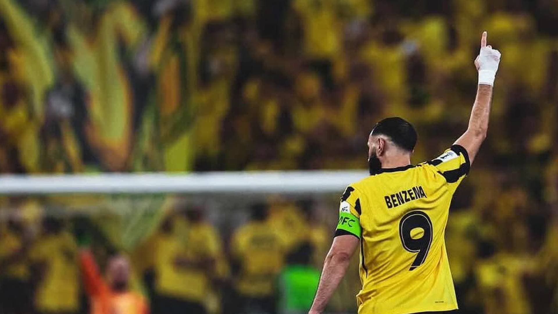 بنزيما يودع "الاتحاد" بمشاعر الامتنان ويبدأ رحلته مع "الهلال" بالرقم 90
