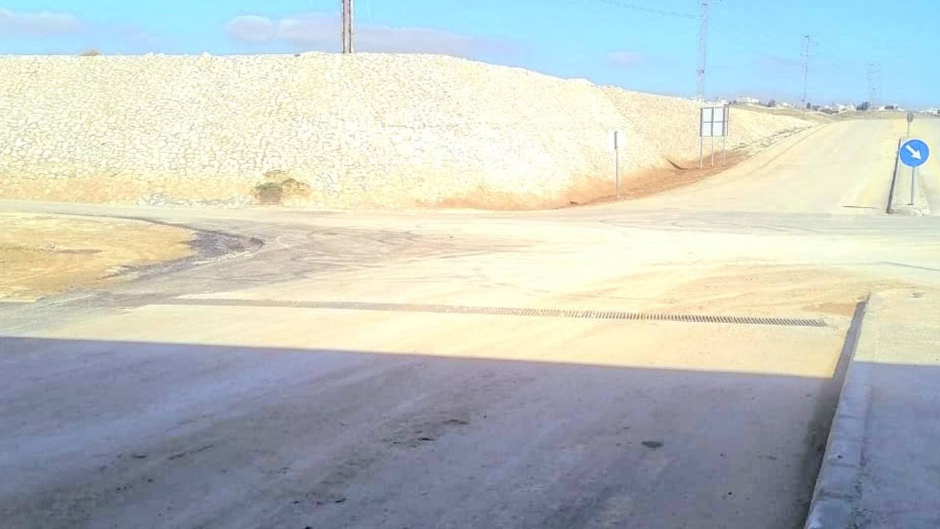 "الأشغال" تنجز مشروع تصريف مياه الأمطار وصيانة "نفق حوشا" بالمفرق