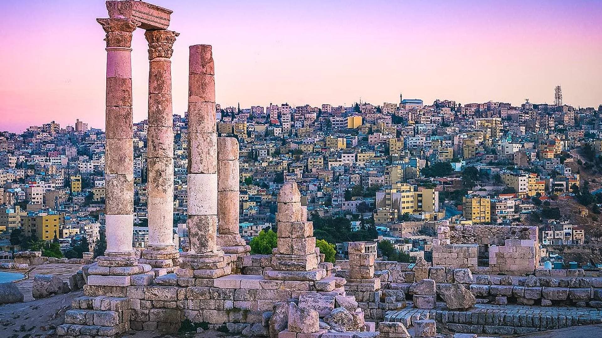 هل يشمل بلاغ رئيس الوزراء بشأن ساعات الدوام في رمضان القطاع الخاص ؟ العمل توضح