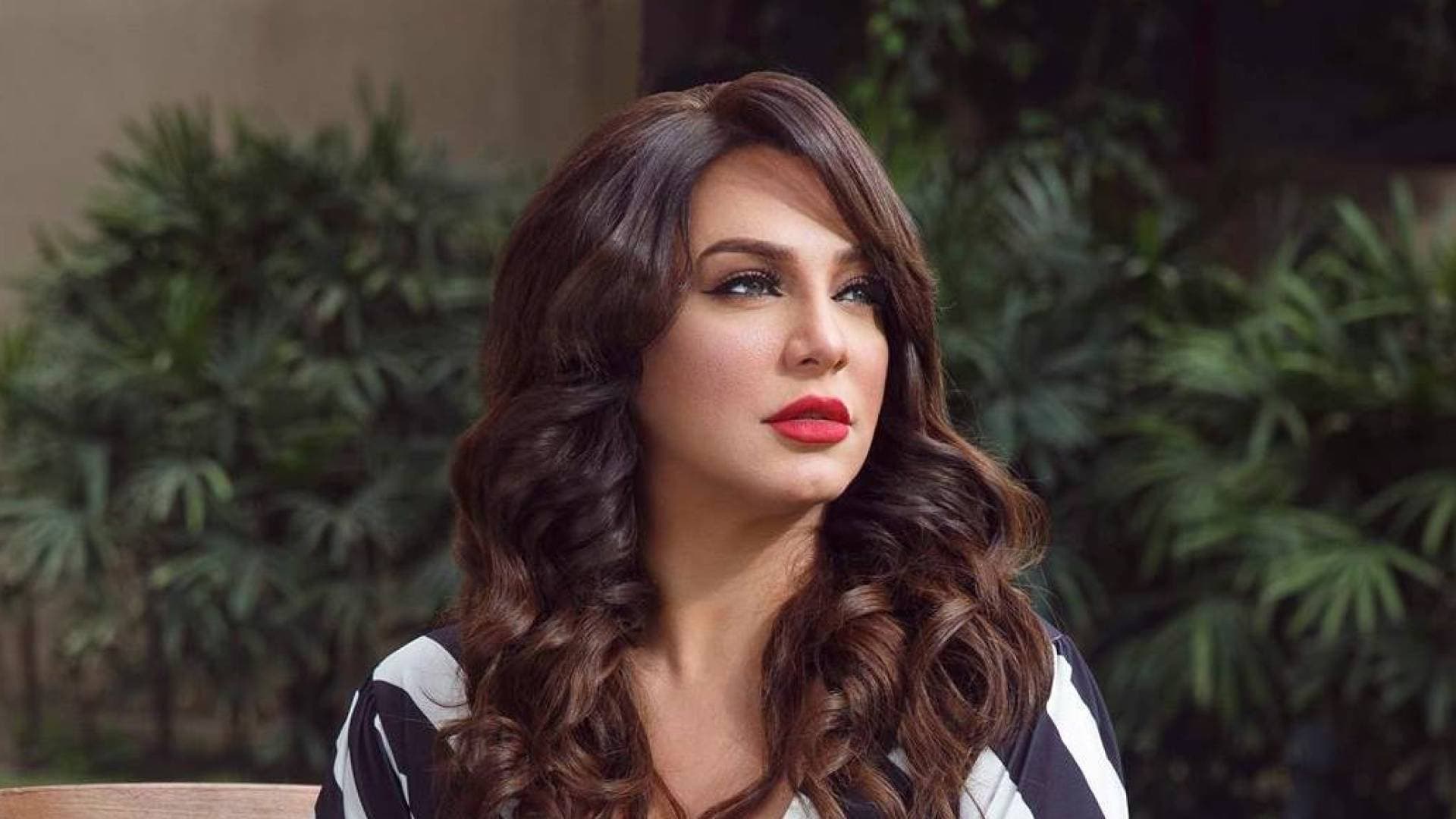 سلاف فواخرجي: "قلبي مع إيران.. أتمنى لها السلامة والقوة"..فيديو
