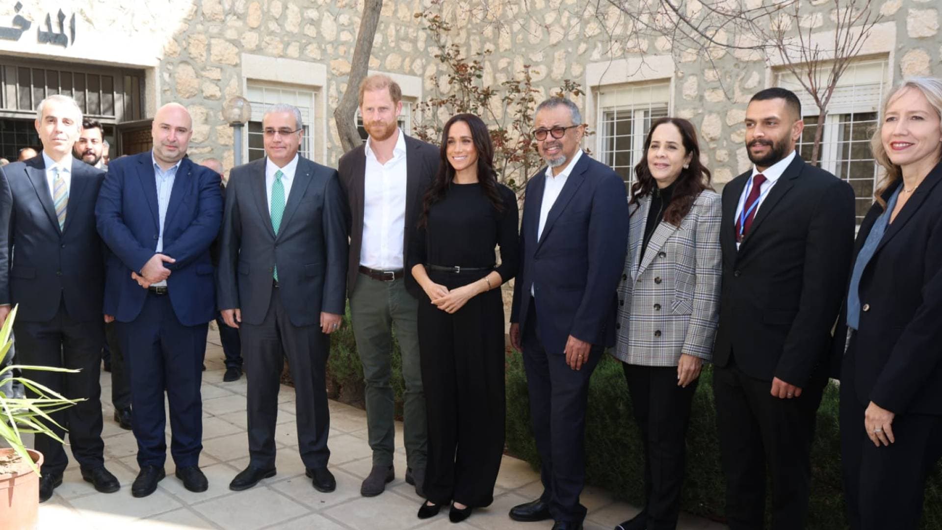 الأمير هاري وميغان يزوران مركزا لتأهيل المدمنين في "شفا بدران" برفقة مدير منظمة الصحة العالمية-فيديو