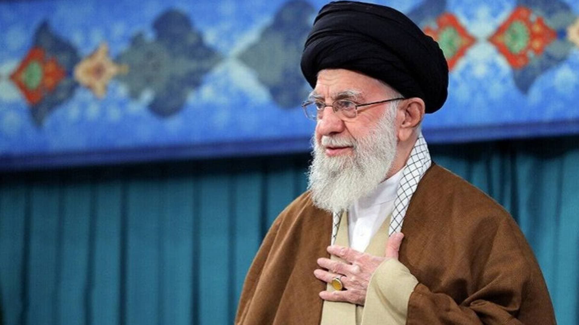 طهران تؤجل التشييع الوطني لخامنئي بسبب كثافة الغارات الأمريكية و"الإسرائيلية"
