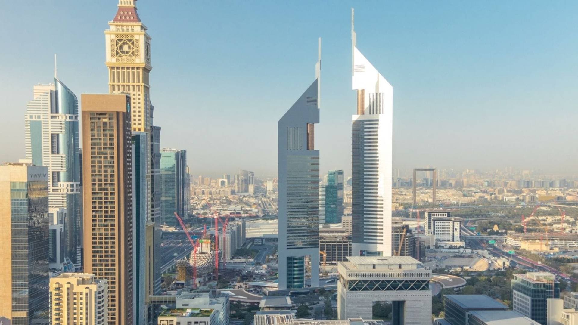 الإمارات تعفي المسافرين العالقين من غرامات التأخير بسبب الظروف الاستثنائية