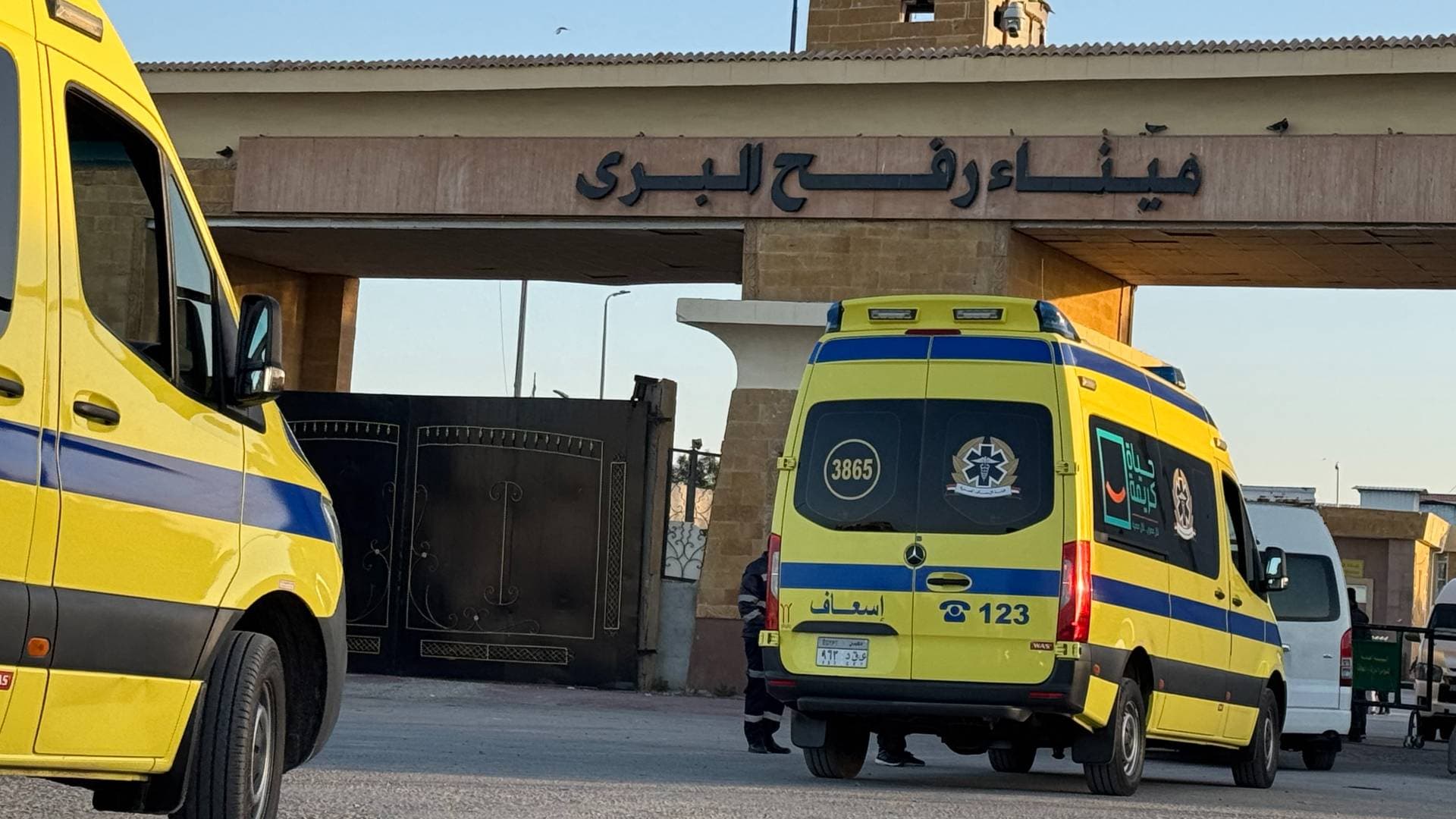 إعادة فتح معبر رفح بين قطاع غزة ومصر