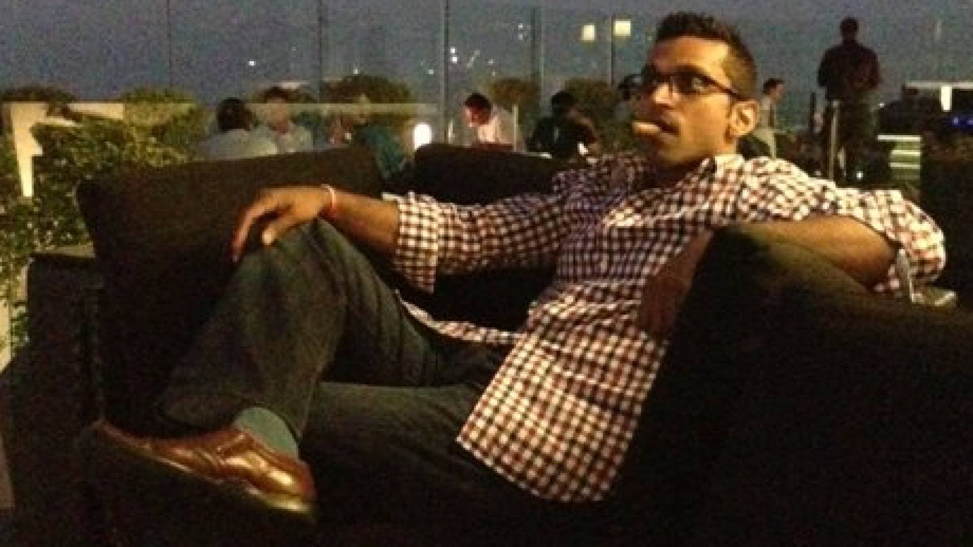 اختراق البريد الشخصي.. مجموعة "حنظلة" تنشر صورا ووثائق سرية لمدير الـ (FBI)