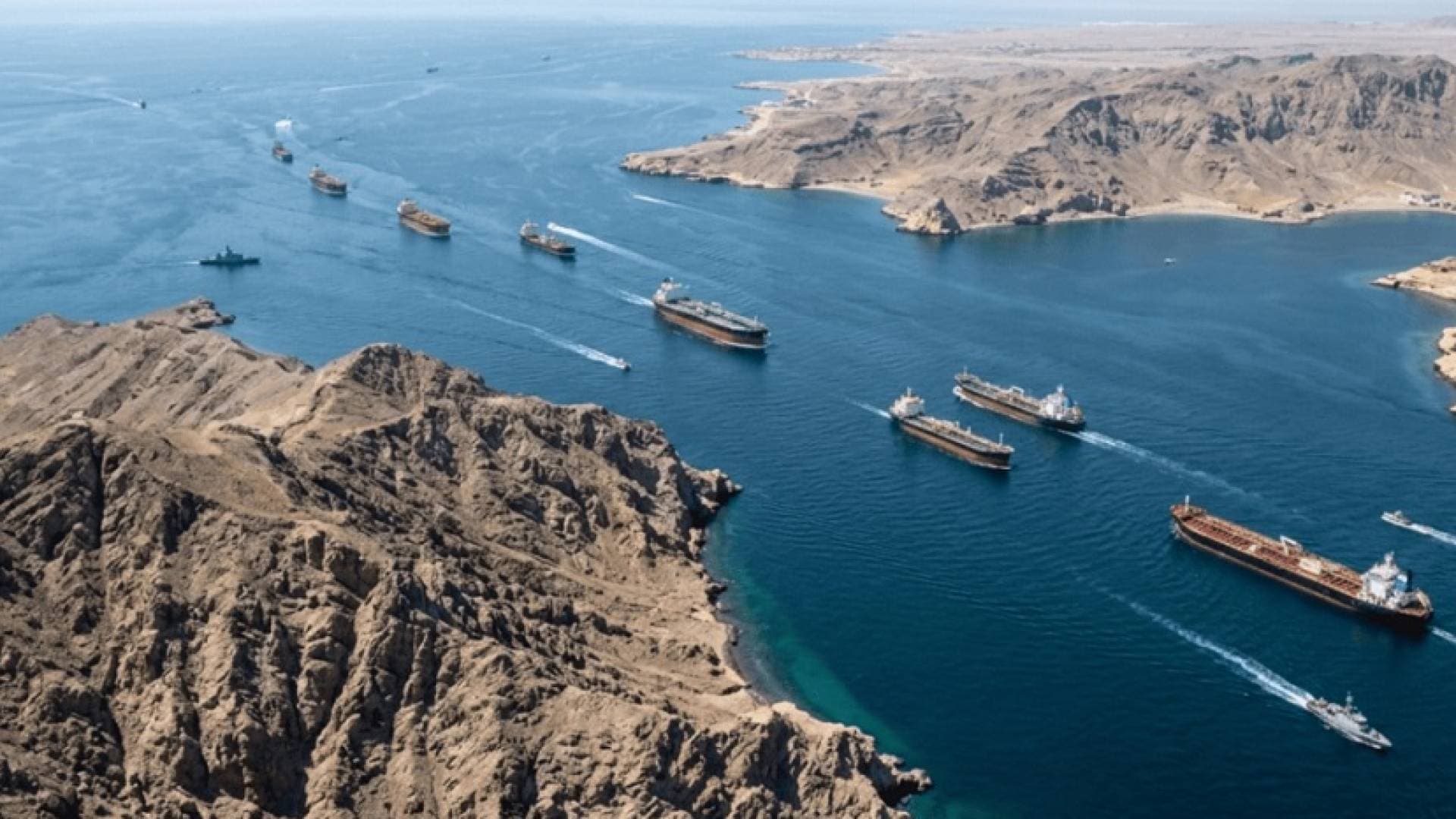 وول ستريت جورنال: إيران تفرض رسوم عبور على السفن في مضيق هرمز وتطالب بالدفع بالعملات المشفرة أو اليوان
