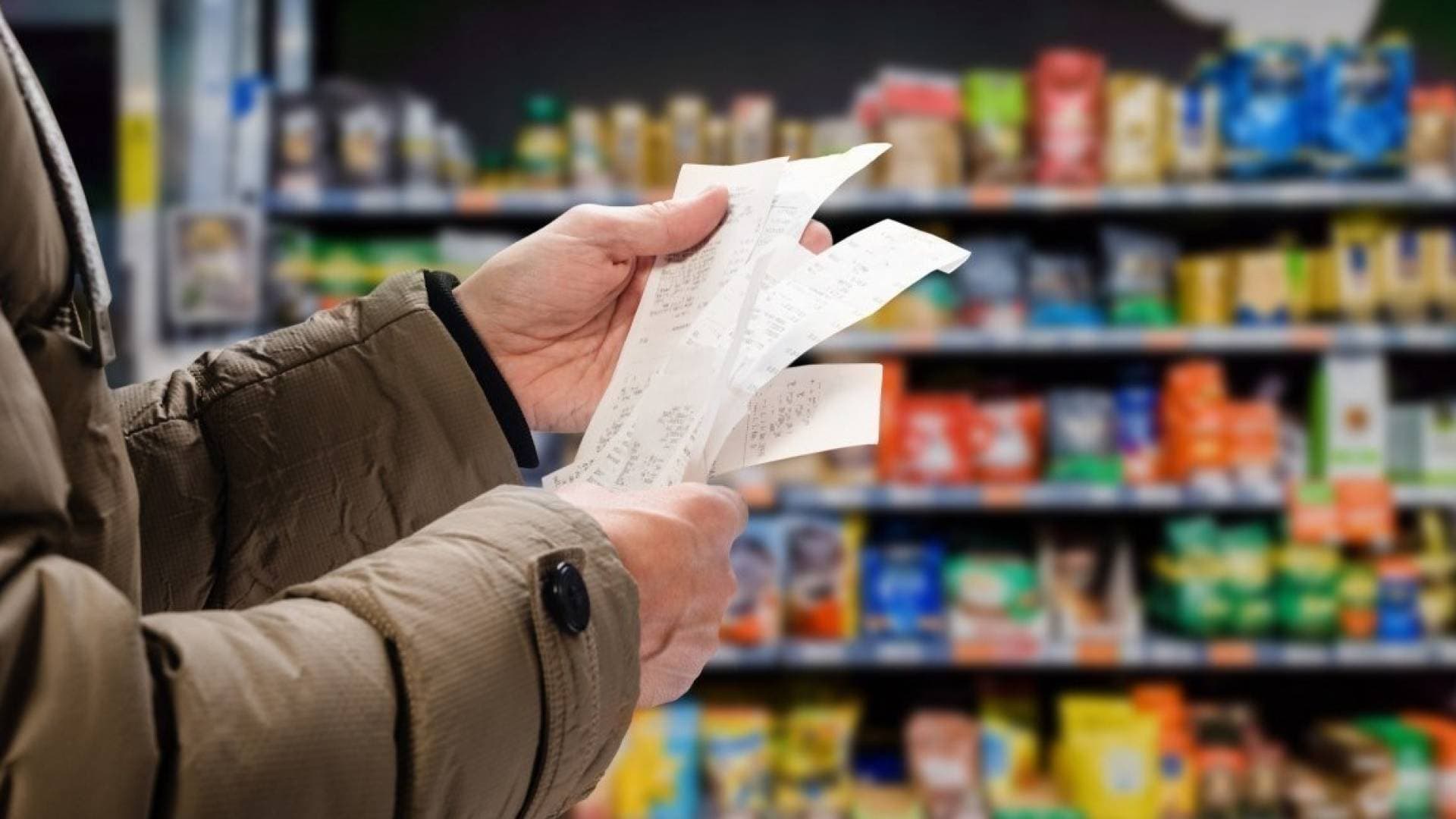 تضارب الآراء حول أسباب ارتفاع الأسعار في الأردن.. اتهامات بـ"الاحتكار" والوزارة ترجعها لـ"كلف الشحن" -فيديو