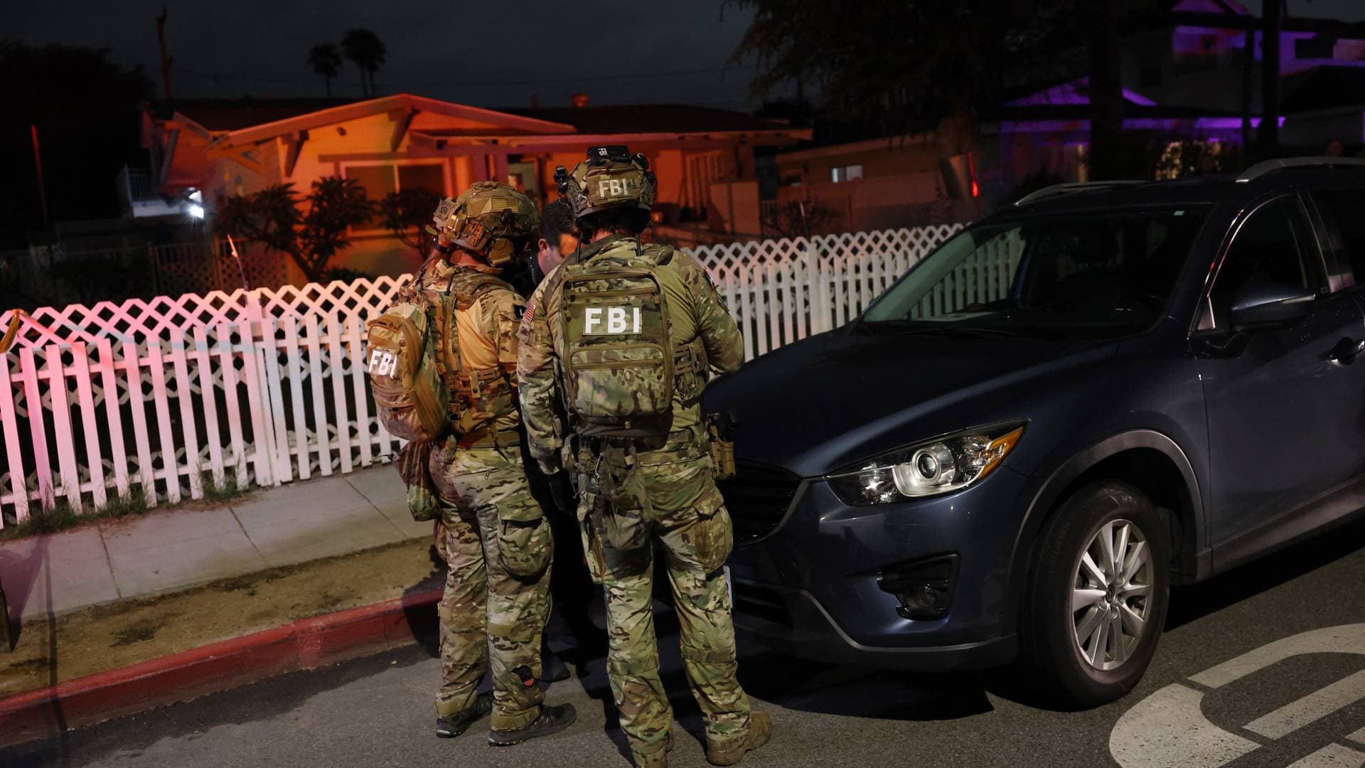 مدير الـ FBI يعلن بدء تحقيق شامل في خلفية منفذ هجوم حفل مراسلي البيت الأبيض