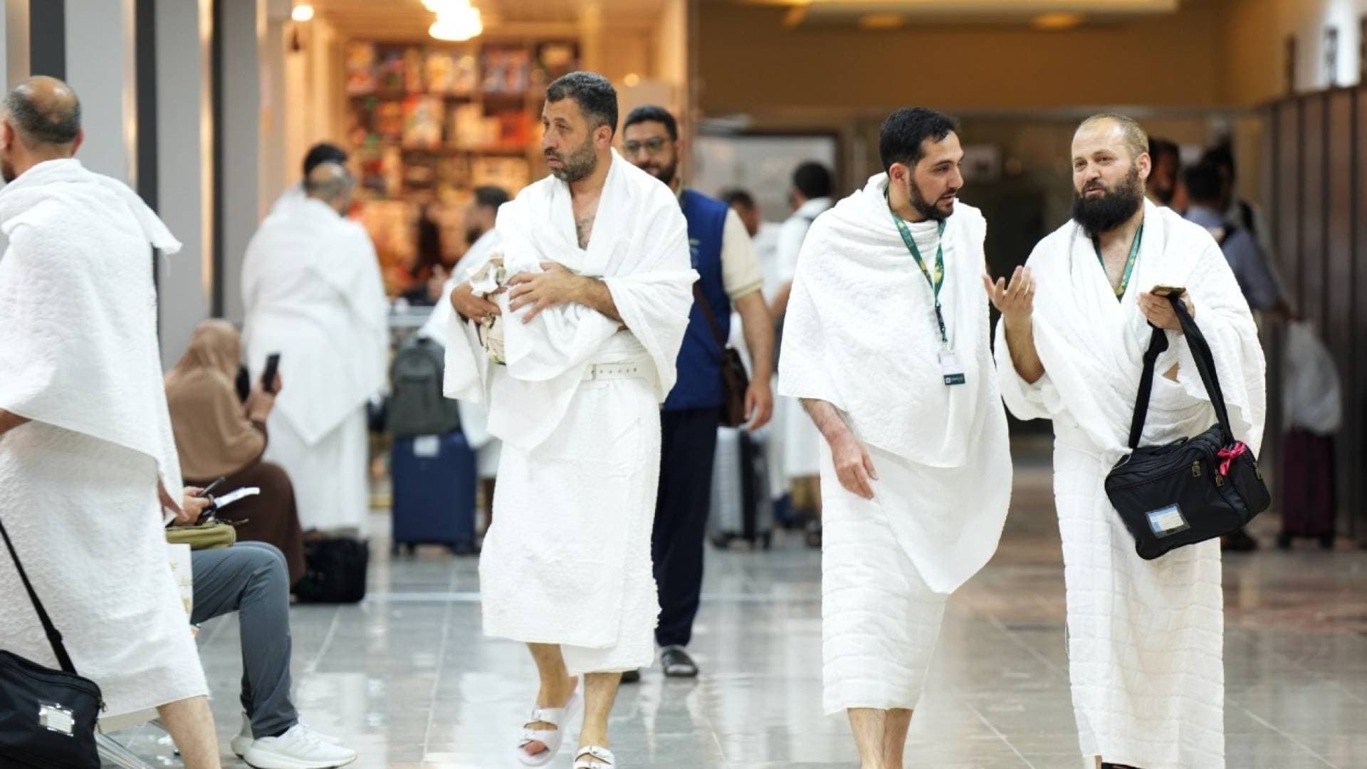 بـ 340 حاجا.. انطلاق أولى رحلات ضيوف الرحمن من مطار دمشق إلى الأراضي المقدسة