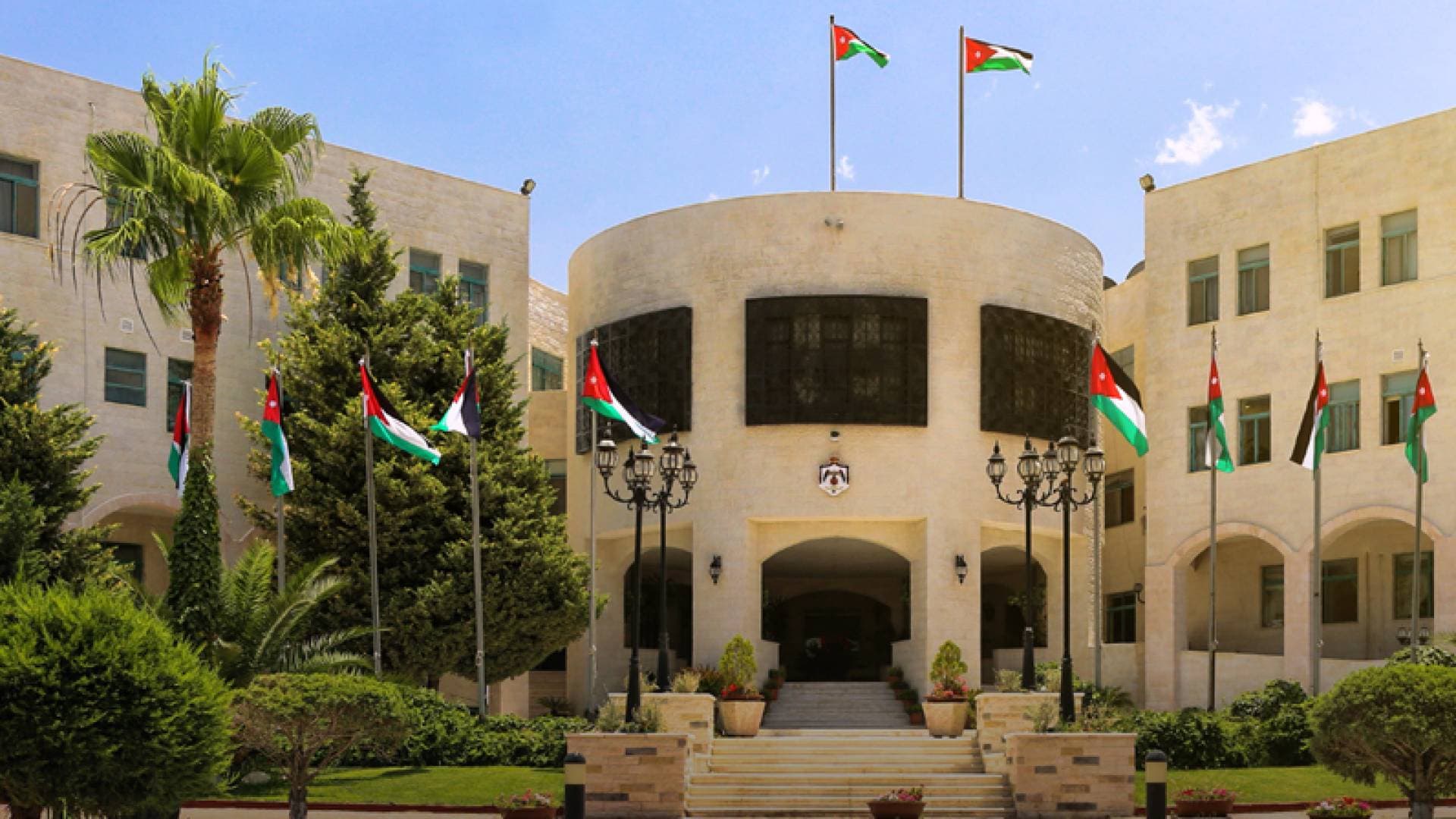 الخارجية: الأردن يدين استهداف أبوظبي بمسيرة ويؤكد تضامنه المطلق مع الإمارات