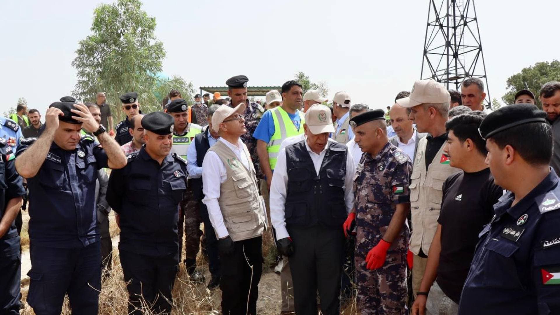الفراية يوجه المحافظين والدفاع المدني لاتخاذ إجراءات استباقية للحد من حرائق الصيف