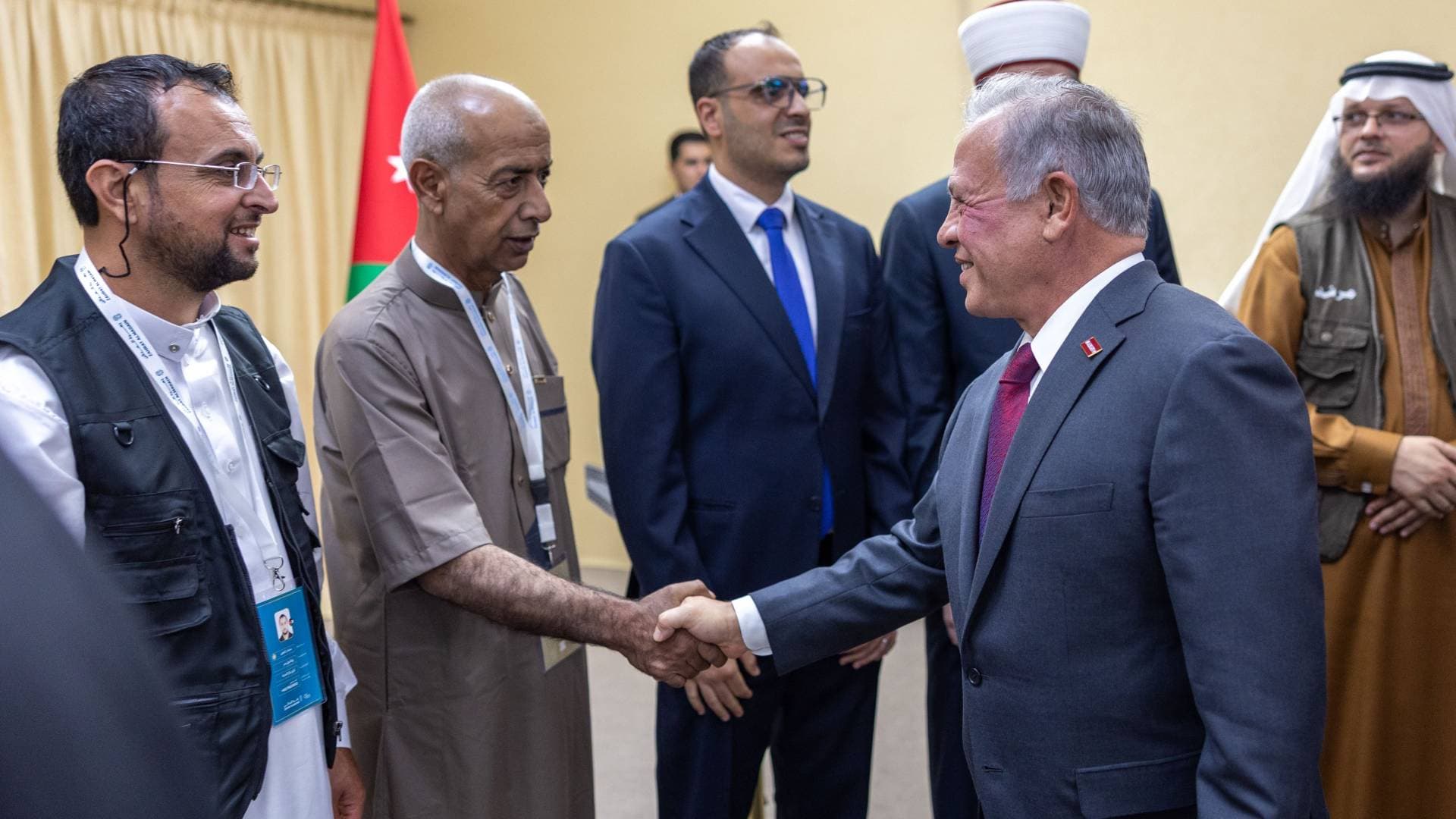 الملك يودع بعثة حجاج المكرمة الملكية السامية
