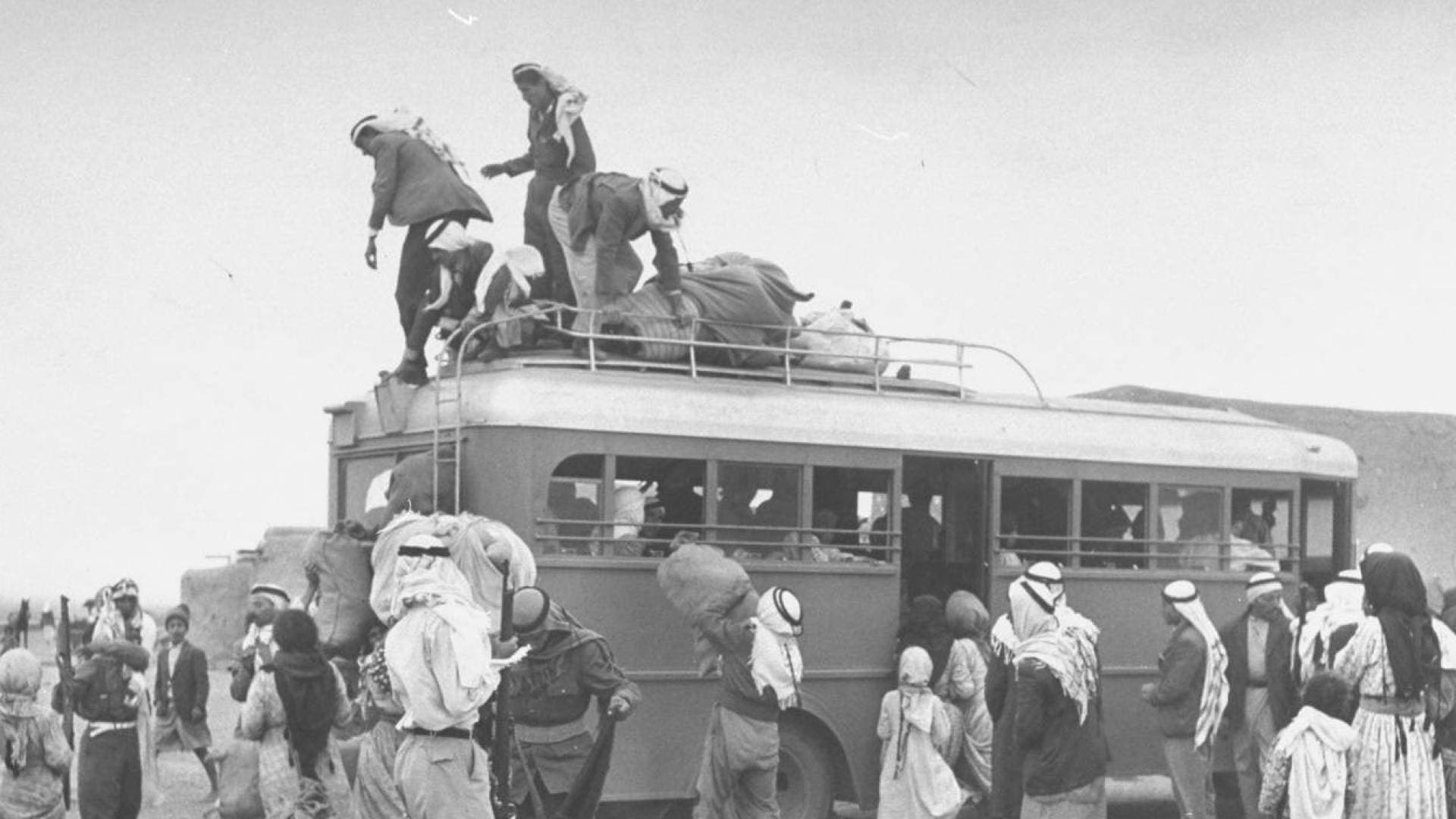 "الغارديان": عملية سرية لـ "الأونروا" تنجح في إنقاذ أرشيف النكبة ونقله إلى الأردن