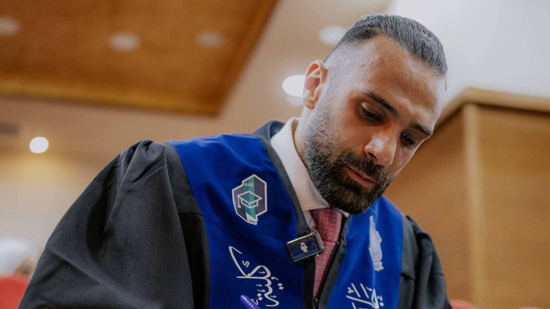 الكابتن يزن العرب يحصد درجة الماجستير في علوم الرياضة