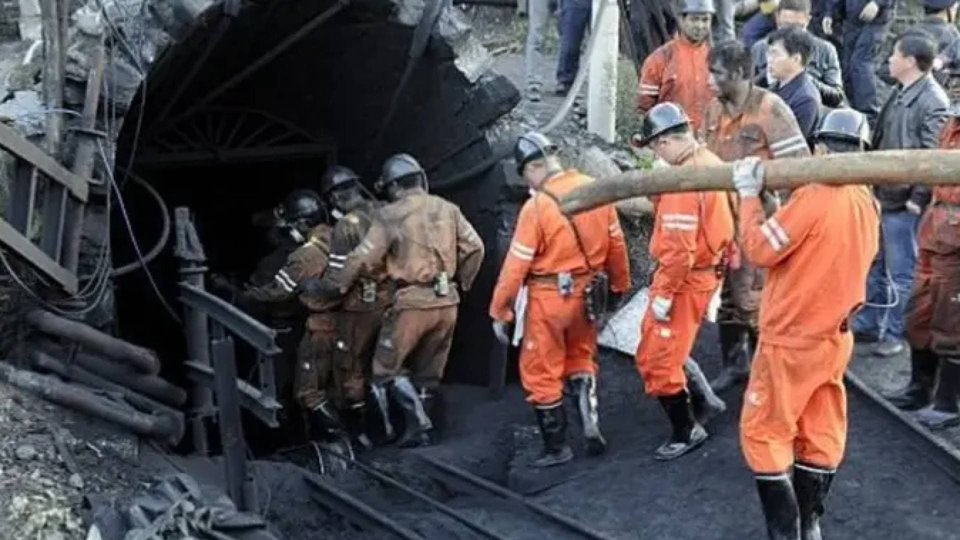 الصين تفتح تحقيقا في انفجار منجم فحم أسفر عن مقتل 90 شخصا وتتوعد المسؤولين