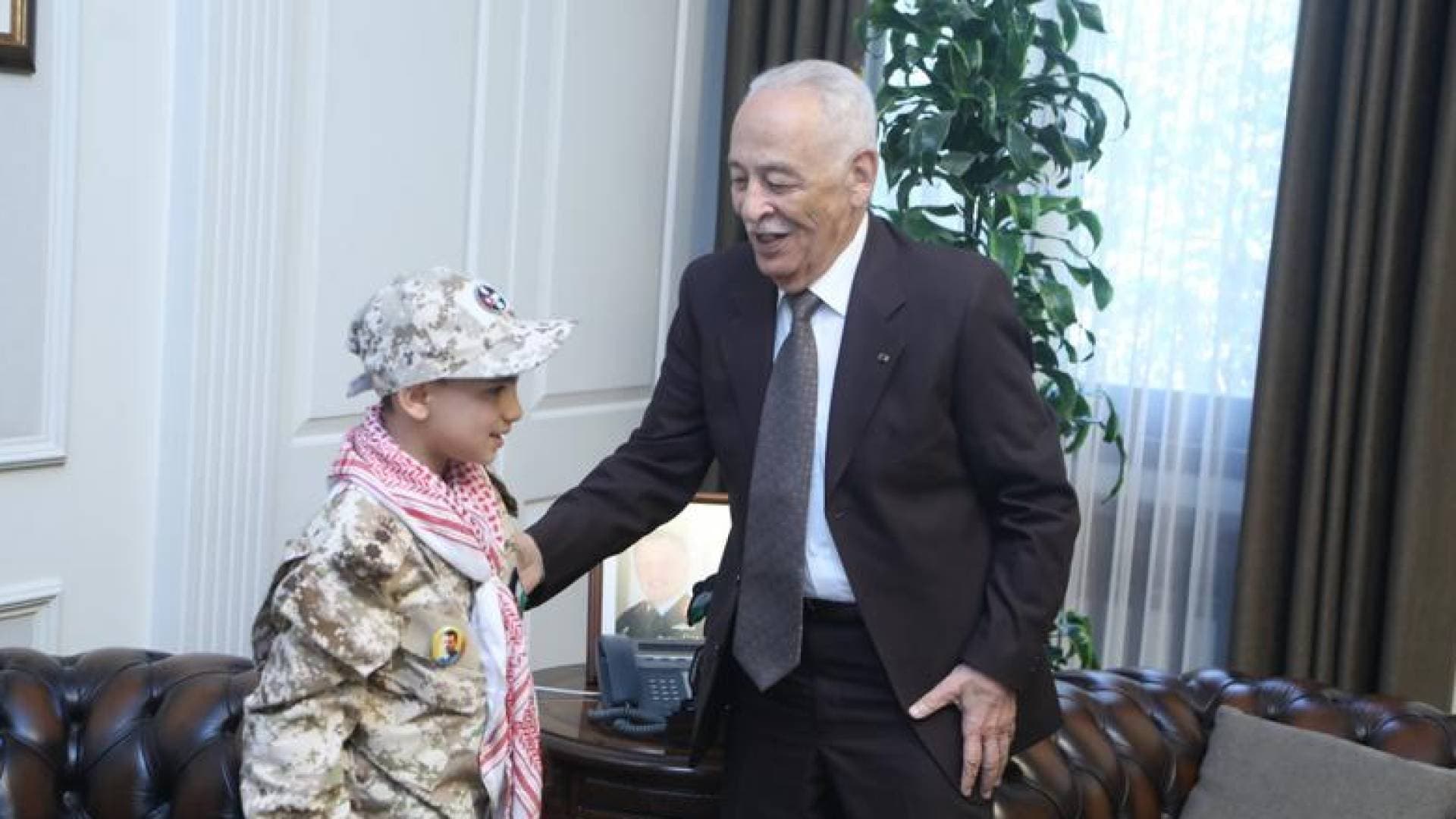 العيسوي يستقبل الطفل الكفريني ويثمن اعتزازه بالقيادة الهاشمية ومسيرة الوطن