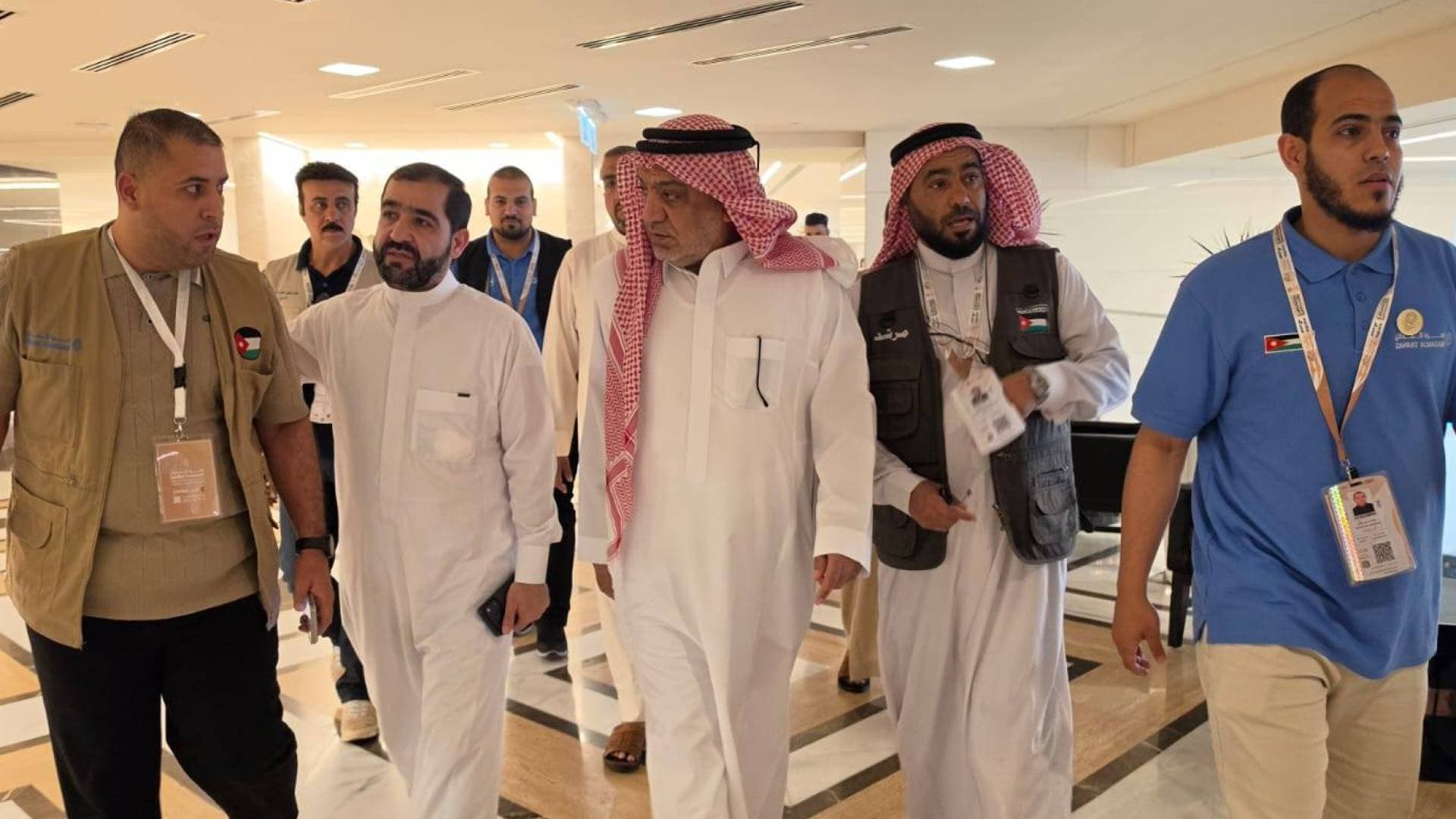وزير الأوقاف يتفقد حجاج بعثة الديوان الملكي وذوي الشهداء في مكة المكرمة