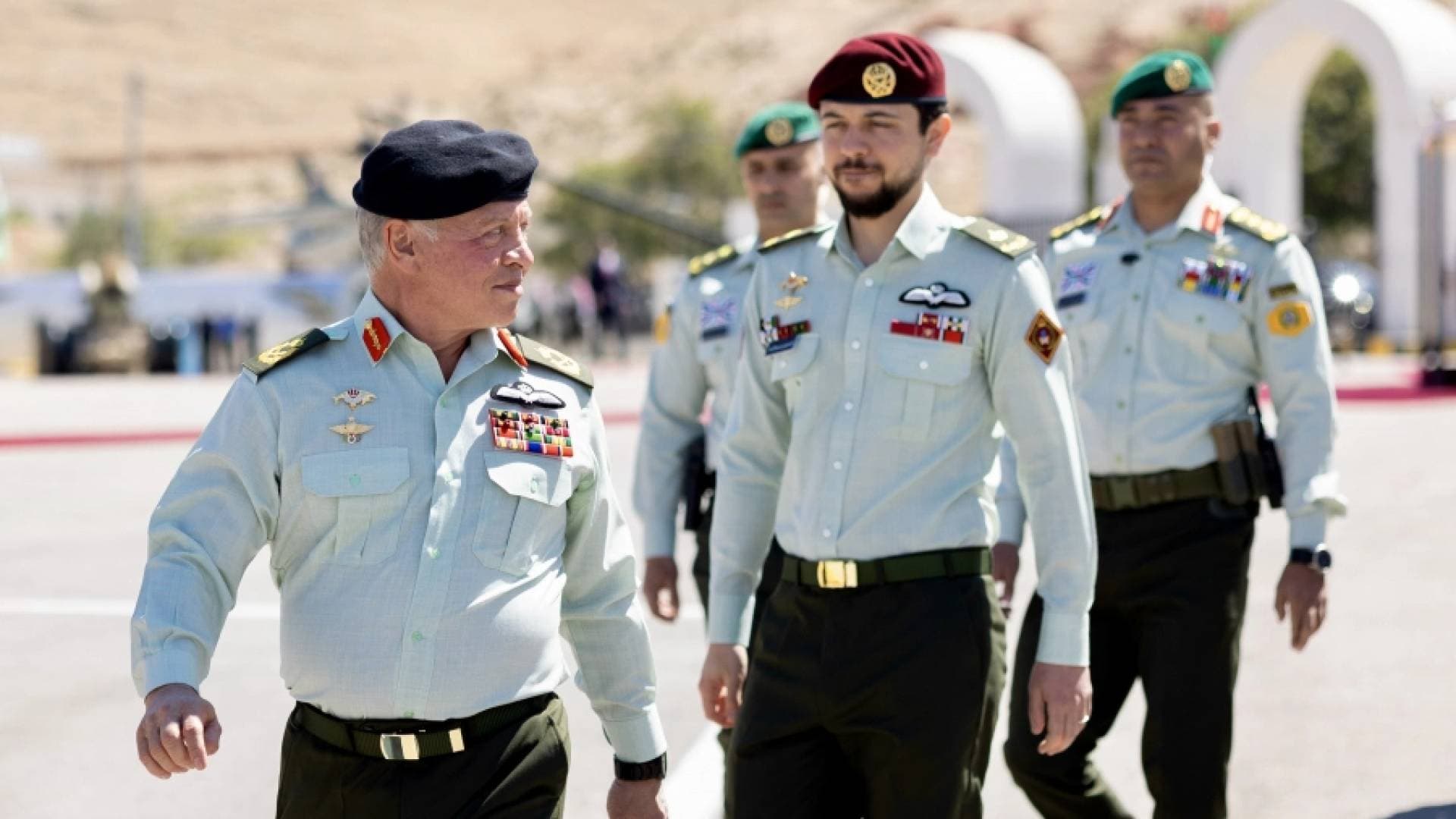 الملك وولي العهد يتلقيان برقيات تهنئة بحلول عيد الأضحى