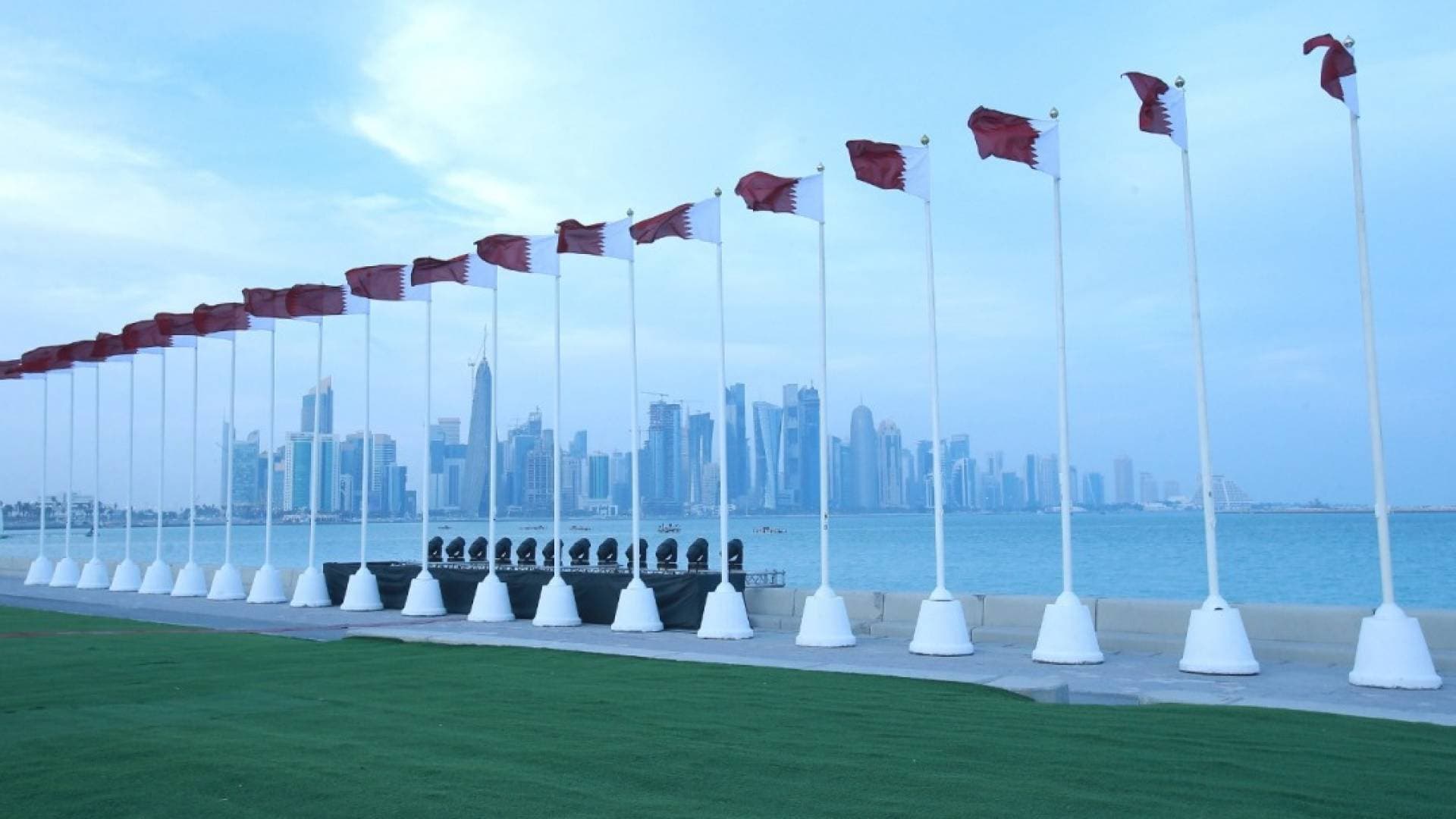 قطر تبحث مع اليابان جهود الوساطة لوقف الحرب ومعالجة جذور الأزمة سلميا